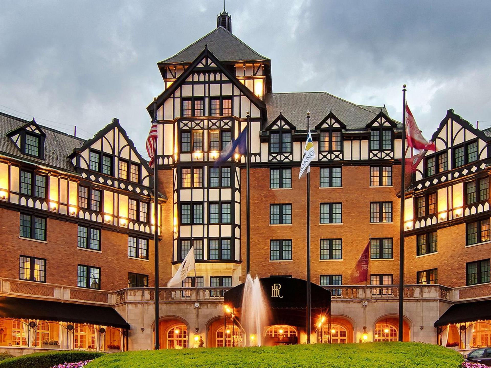 Hotel Roanoke & Conference Center, Curio Collection by Hilton — hotel in Roanoke