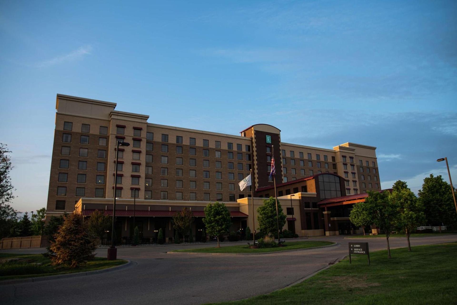 Embassy Suites by Hilton Minneapolis North — hotel in Brooklyn Center