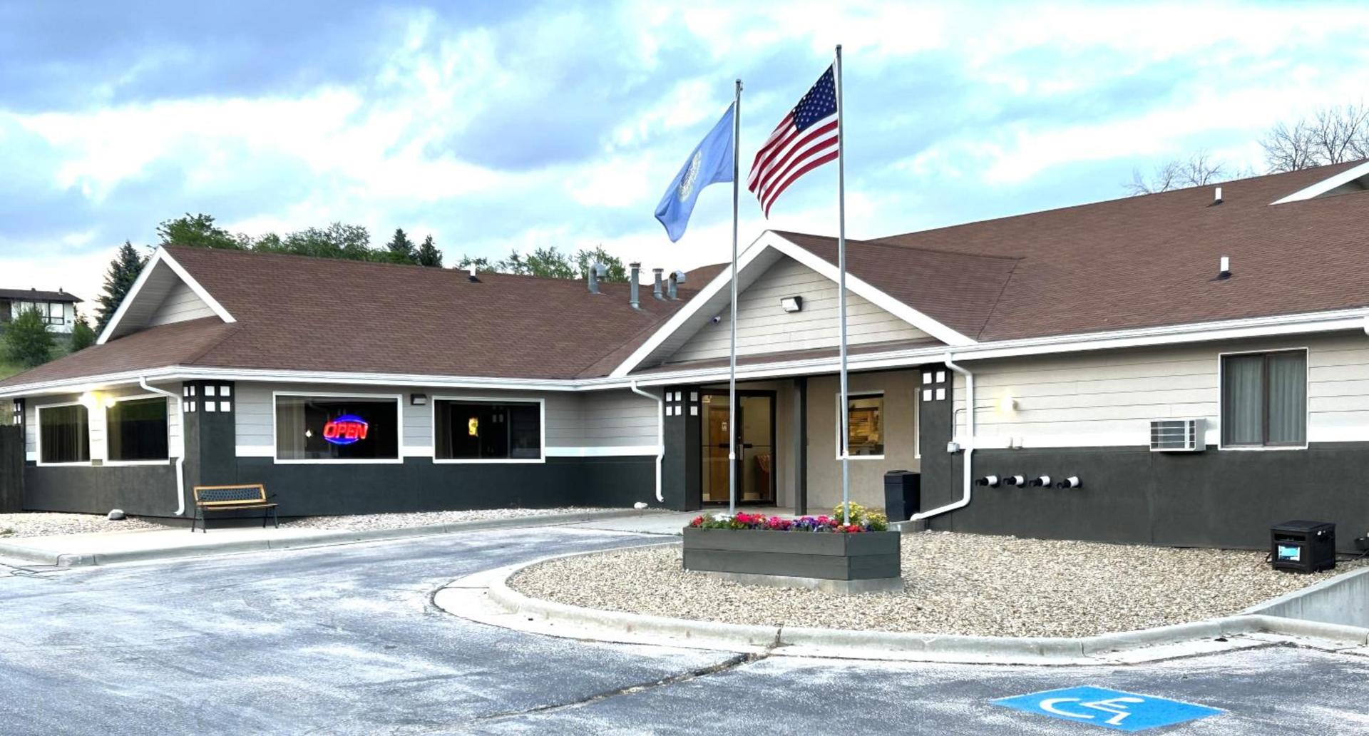 Super 8 by Wyndham Hot Springs — hotel in Hot Springs