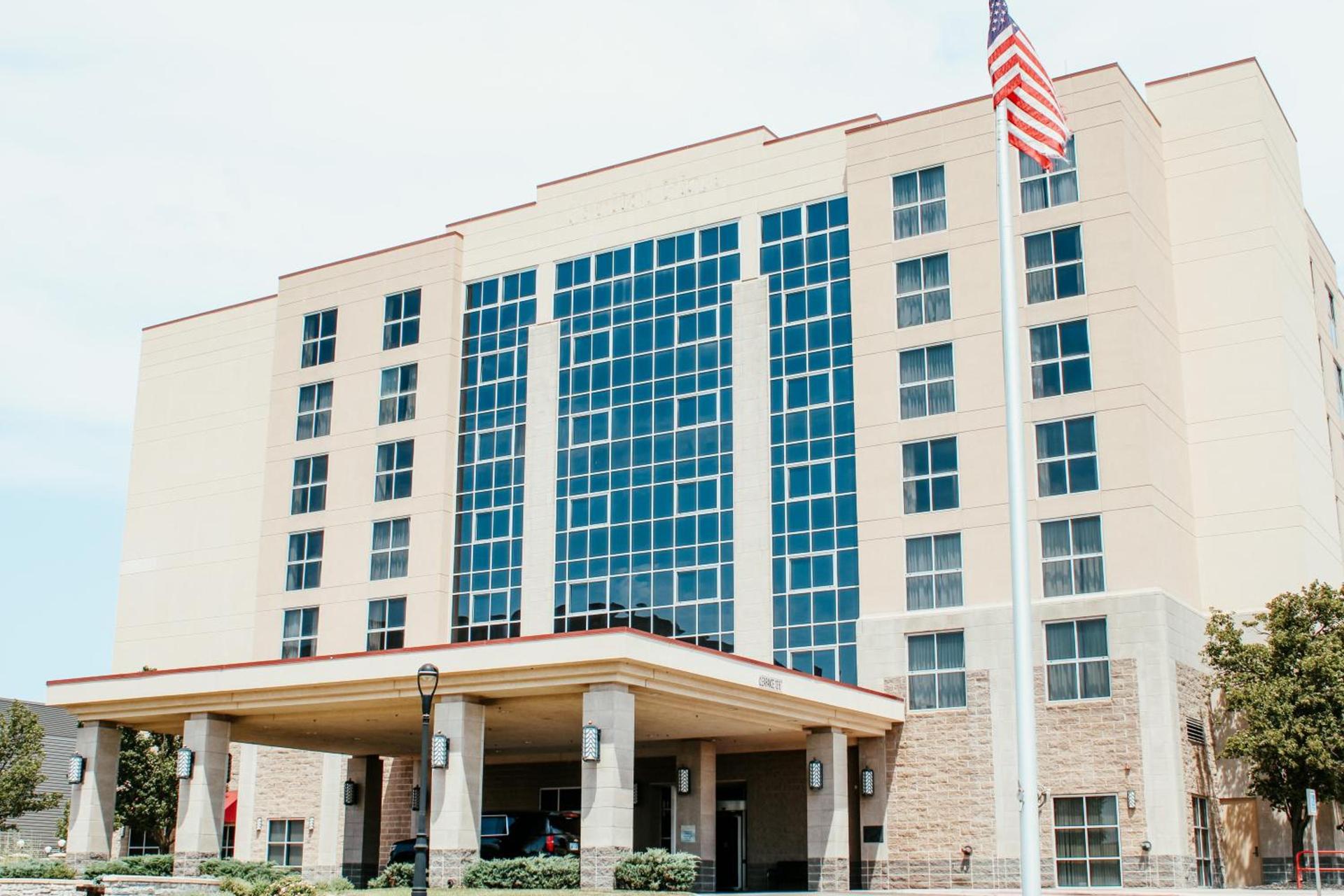 Hotel Topeka at City Center — hotel in Topeka