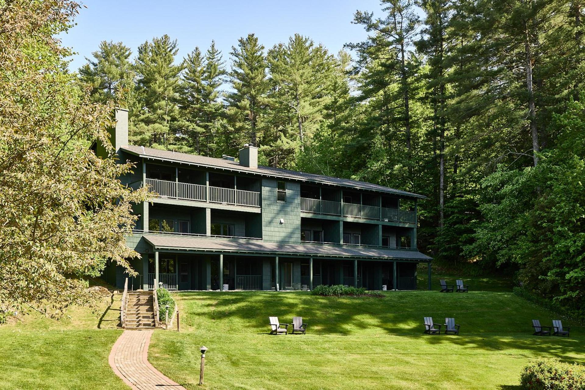 Bluebird Cady Hill Lodge — hotel in Stowe