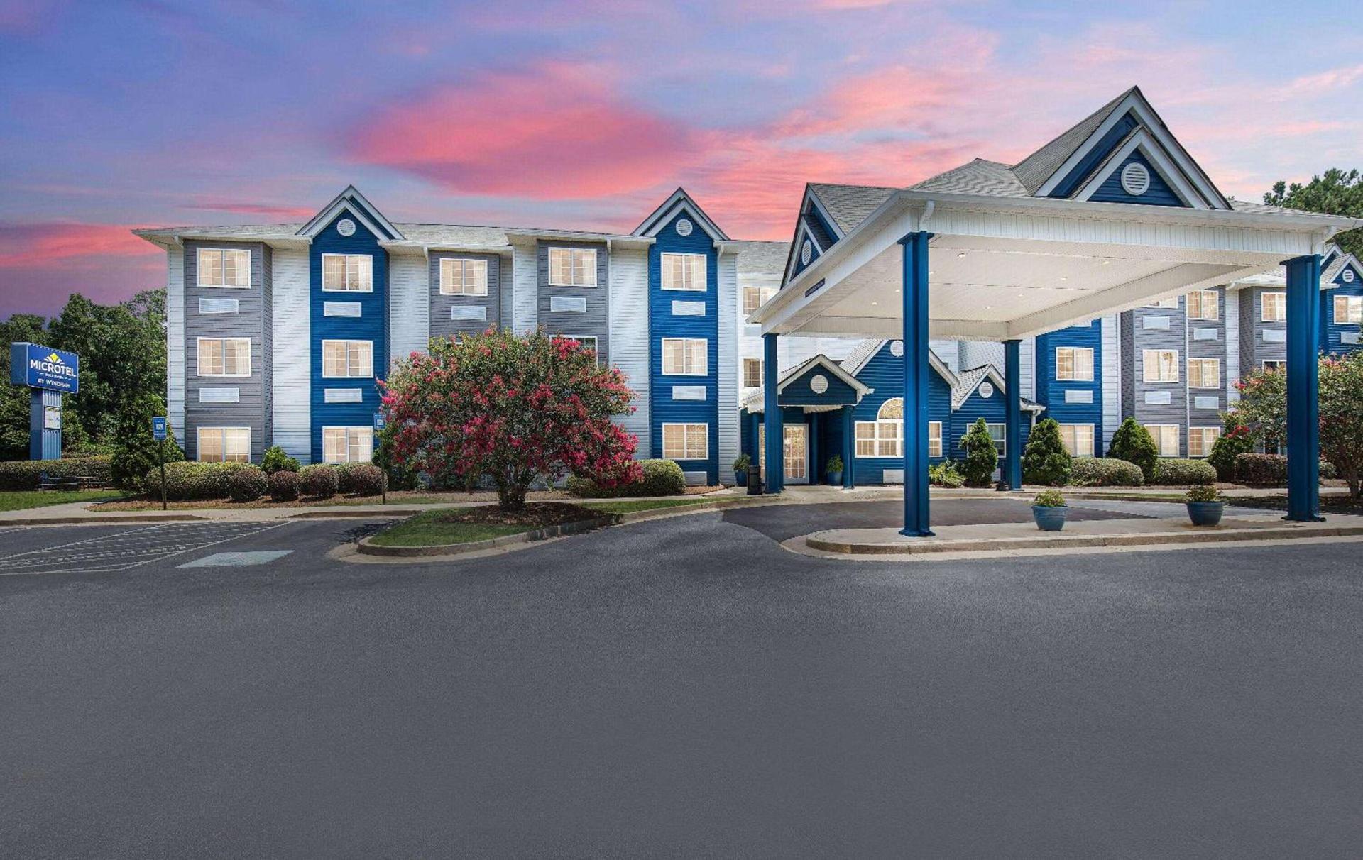 Microtel Inn & Suites Columbus North — hotel in Columbus