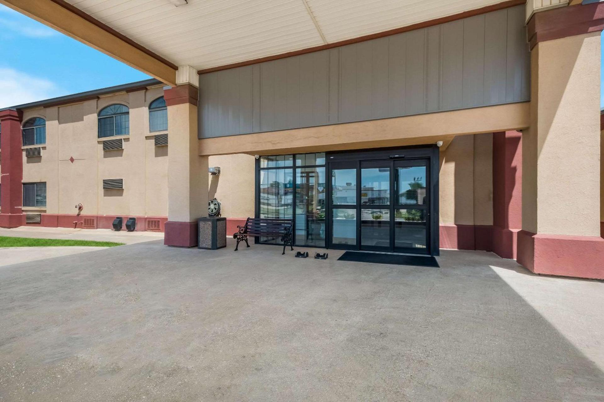 Quality Inn & Suites Oklahoma City North — hotel in Edmond