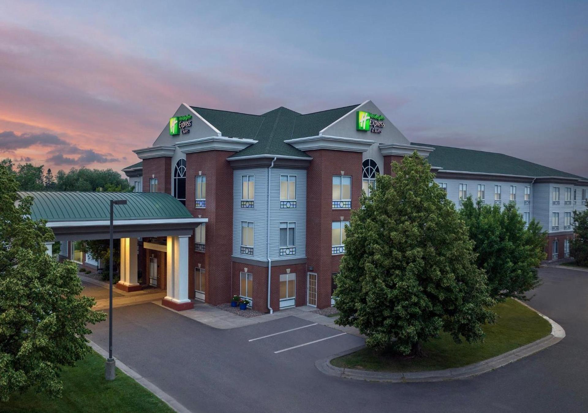 Holiday Inn Express & Suites Superior by IHG — hotel in Superior