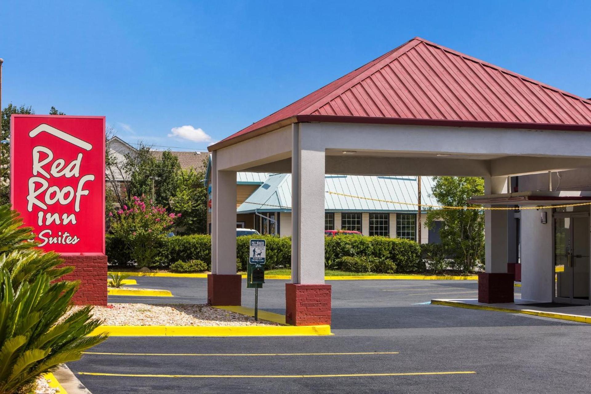 Red Roof Inn & Suites Statesboro - University — hotel in Statesboro