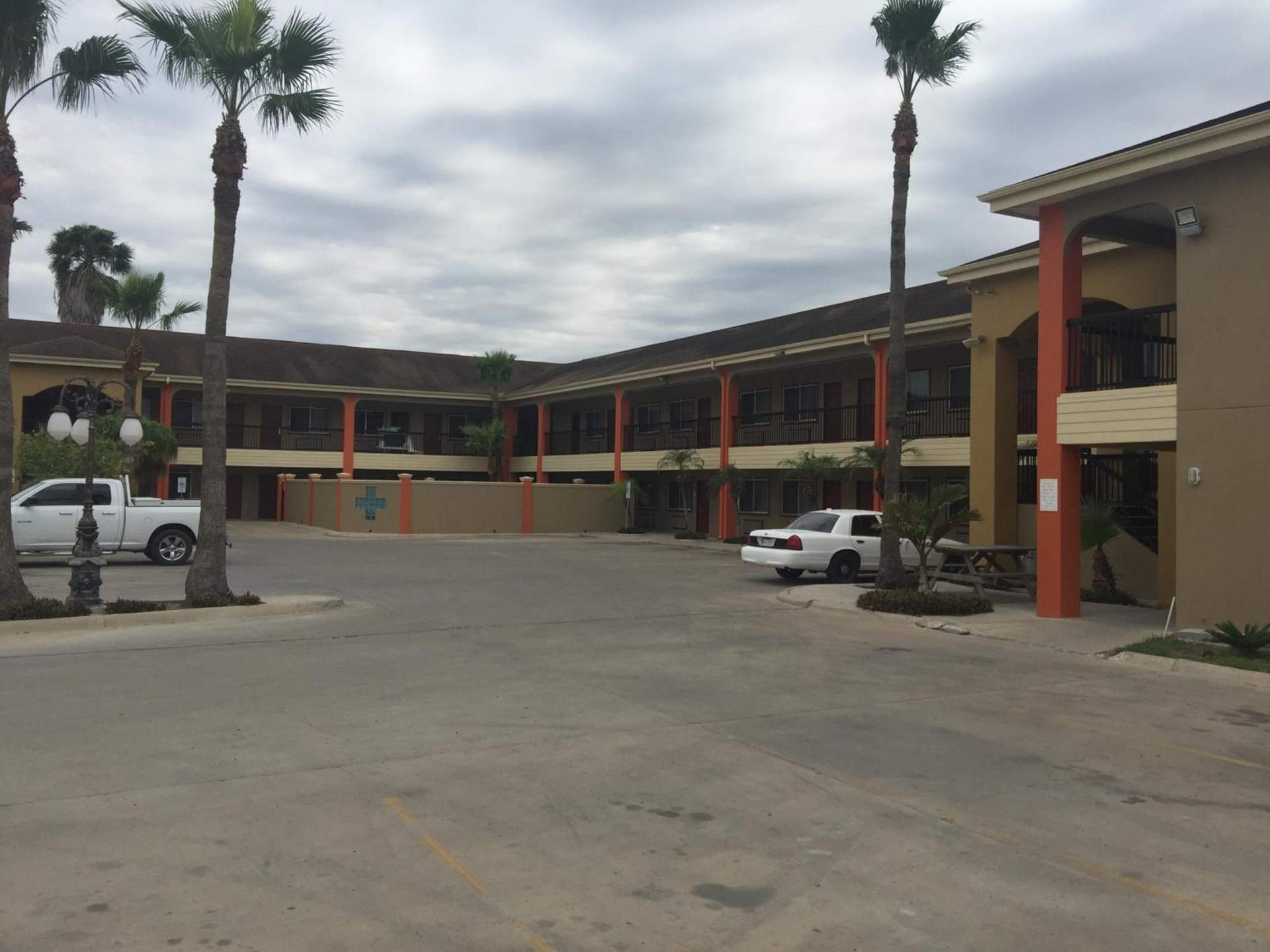 Texas Inn and Suites City Center at University Dr.