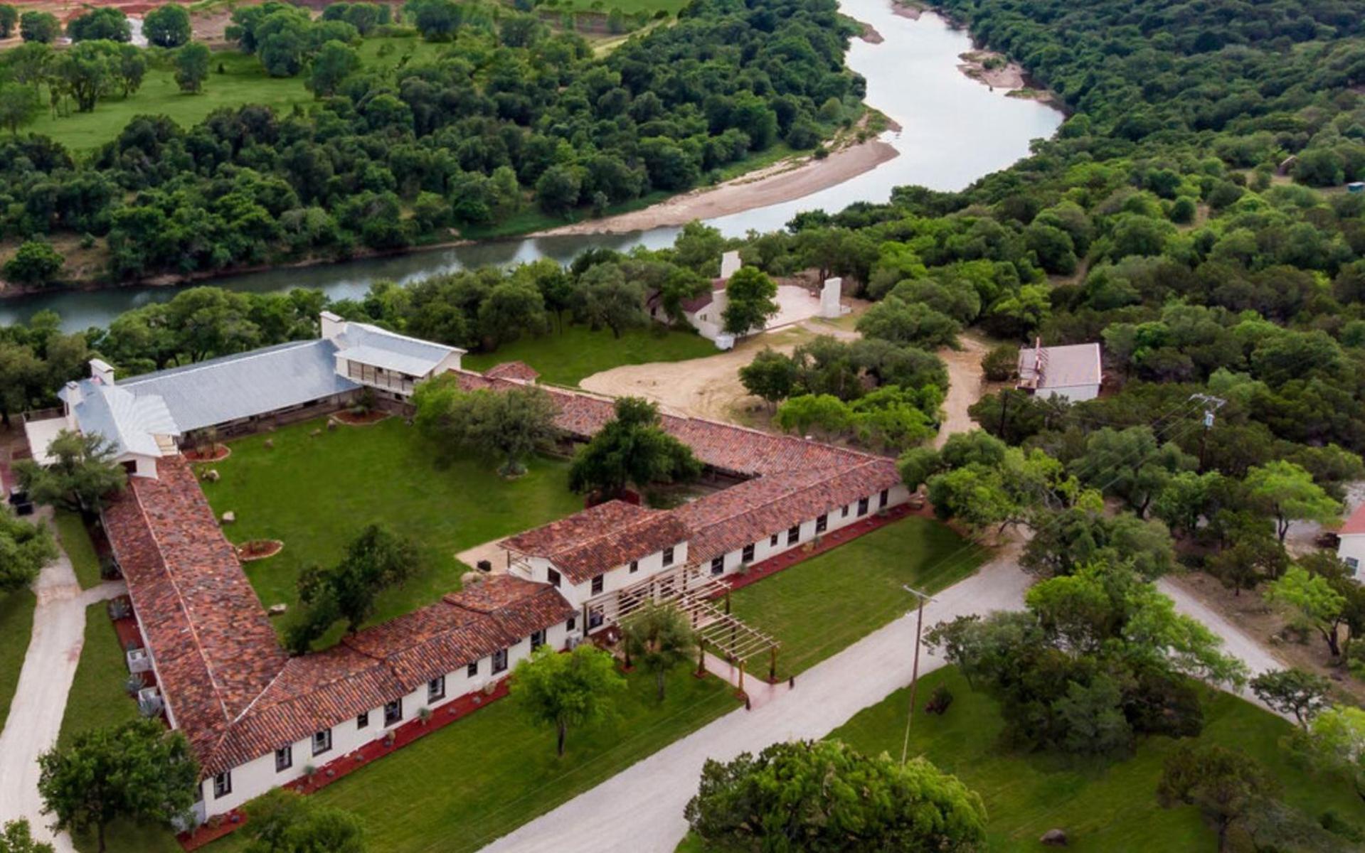 Rest Yourself River Ranch — hotel in Mineral Wells
