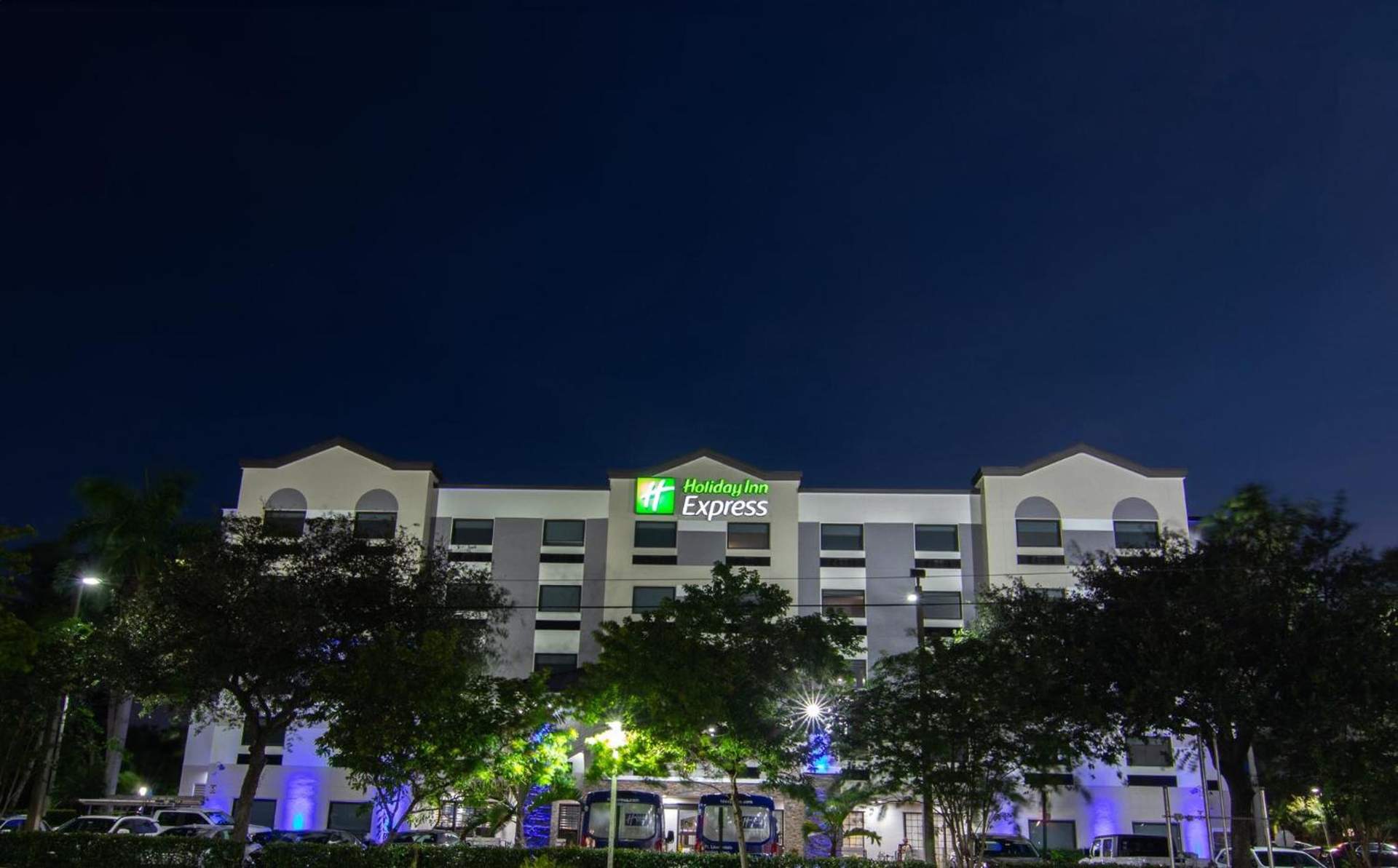 Holiday Inn Express and Suites Fort Lauderdale Airport West by IHG