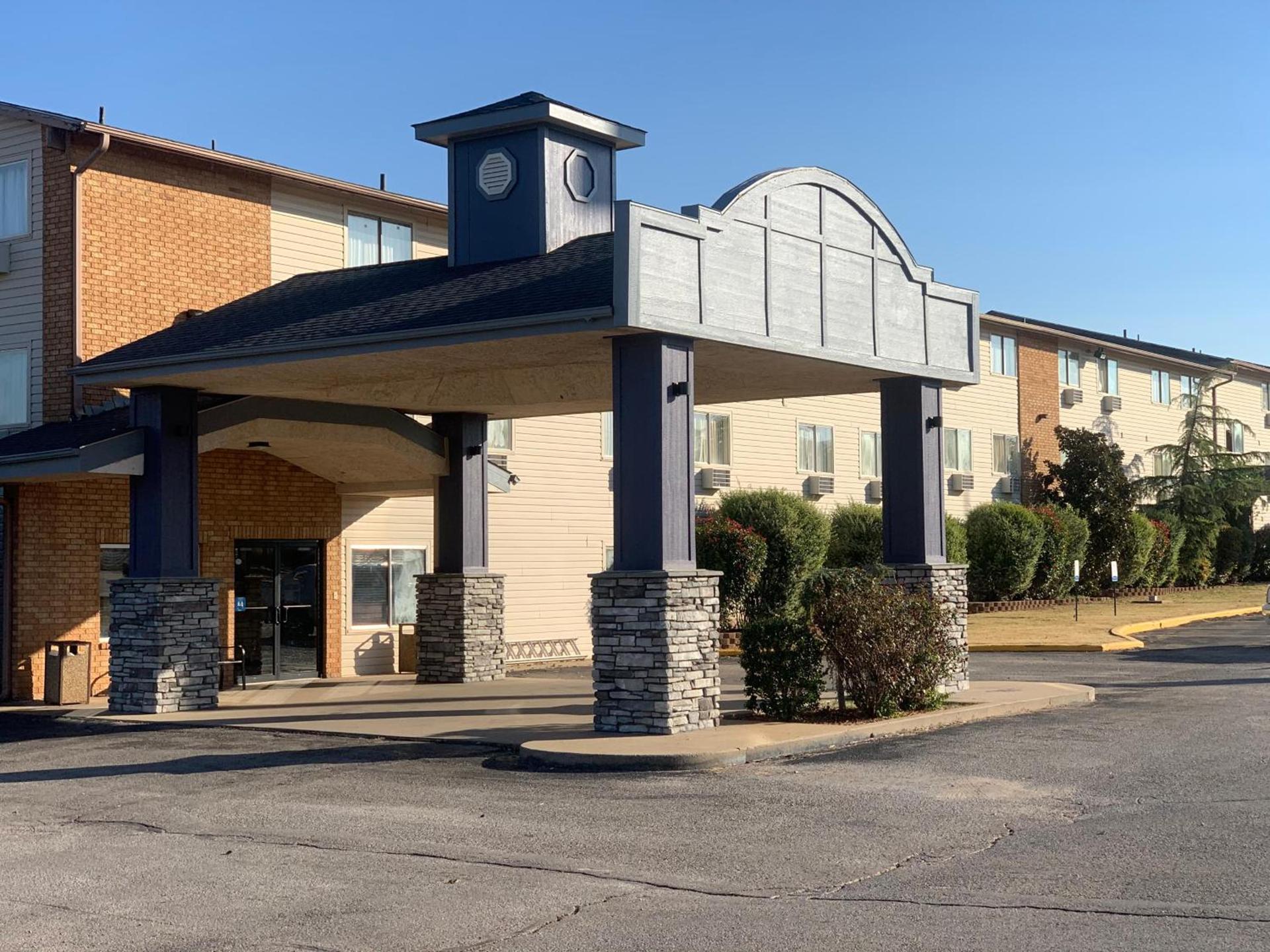 Brentwood Inn Clinton — hotel in Clinton