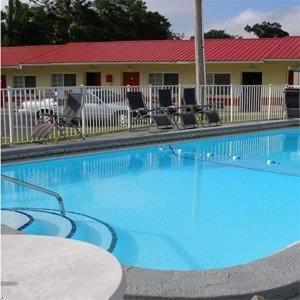Red Carpet Inn Starke — hotel in Starke