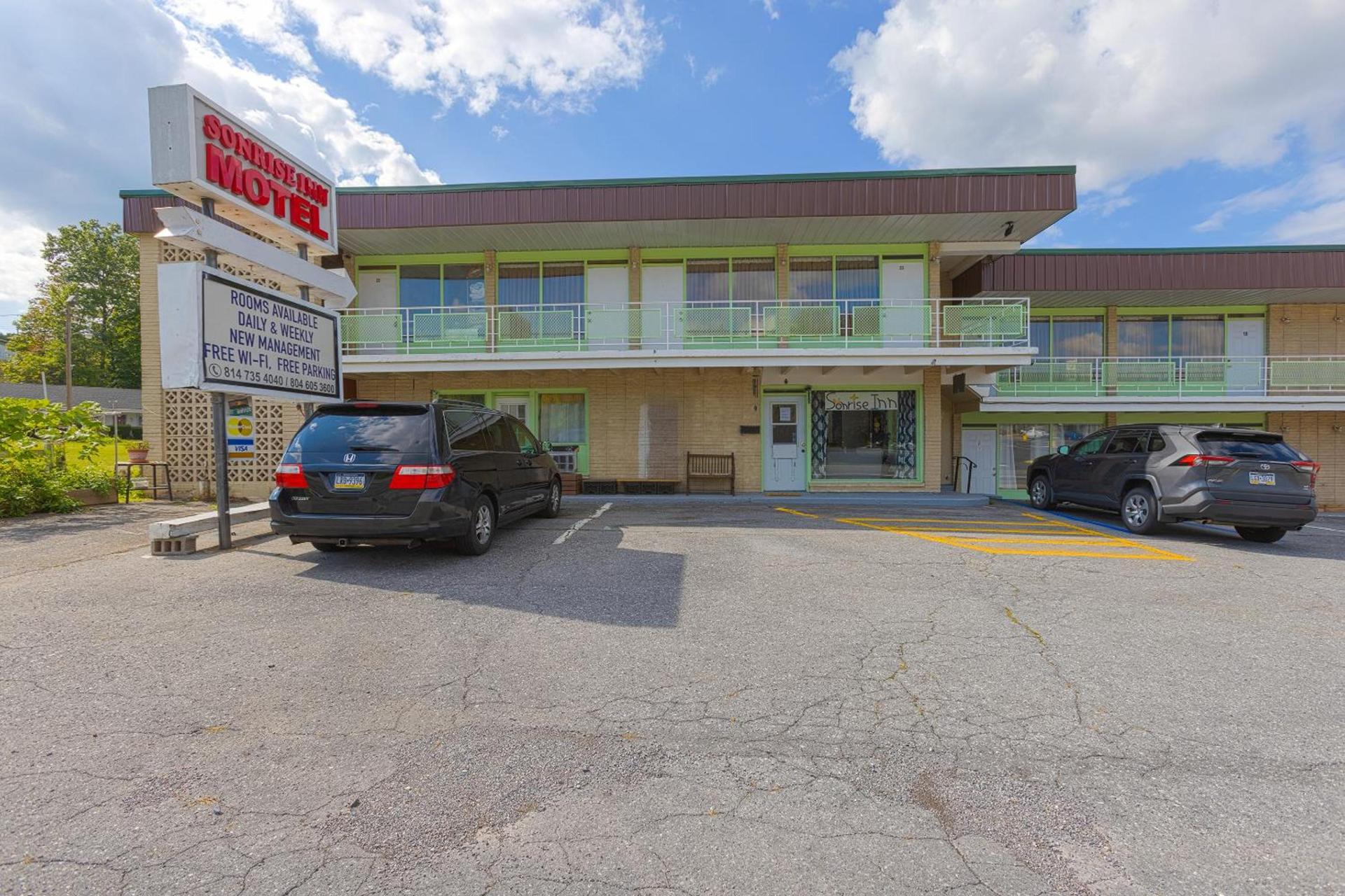 Sonrise Inn Lincoln Hwy By OYO — hotel in Breezewood