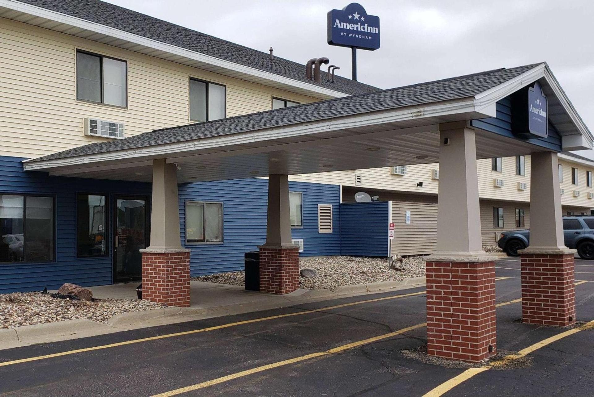 AmericInn by Wyndham Mauston — hotel in Mauston