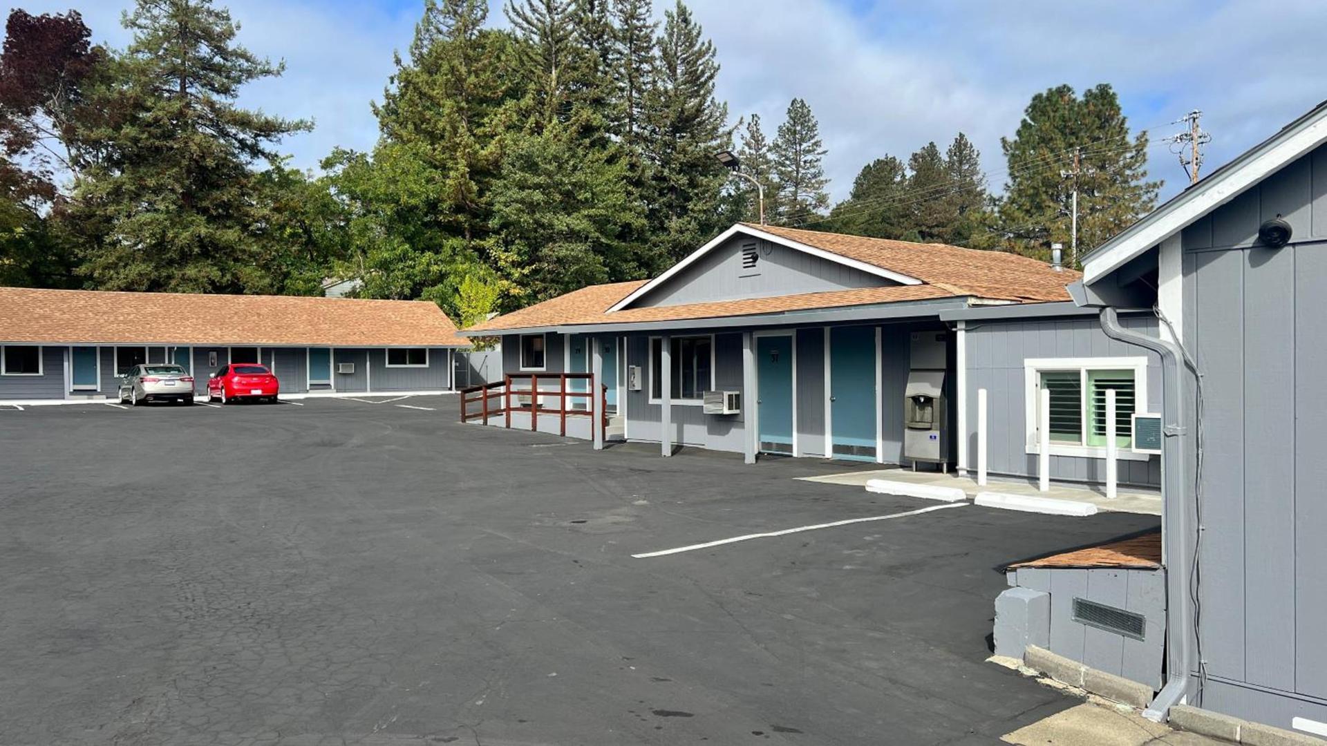 Pine Cone Motel — hotel in Willits