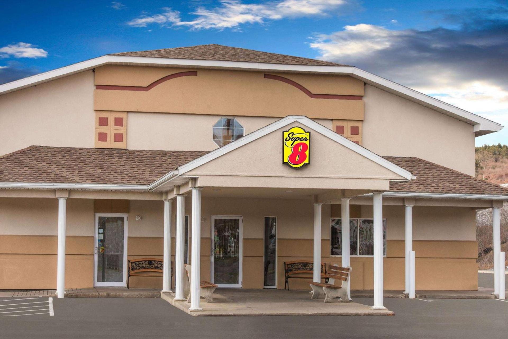 Super 8 by Wyndham Clearfield — hotel in Clearfield
