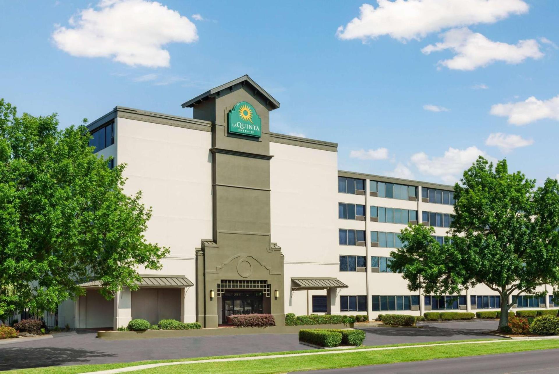La Quinta Inn & Suites by Wyndham New Orleans Airport — hotel in Kenner