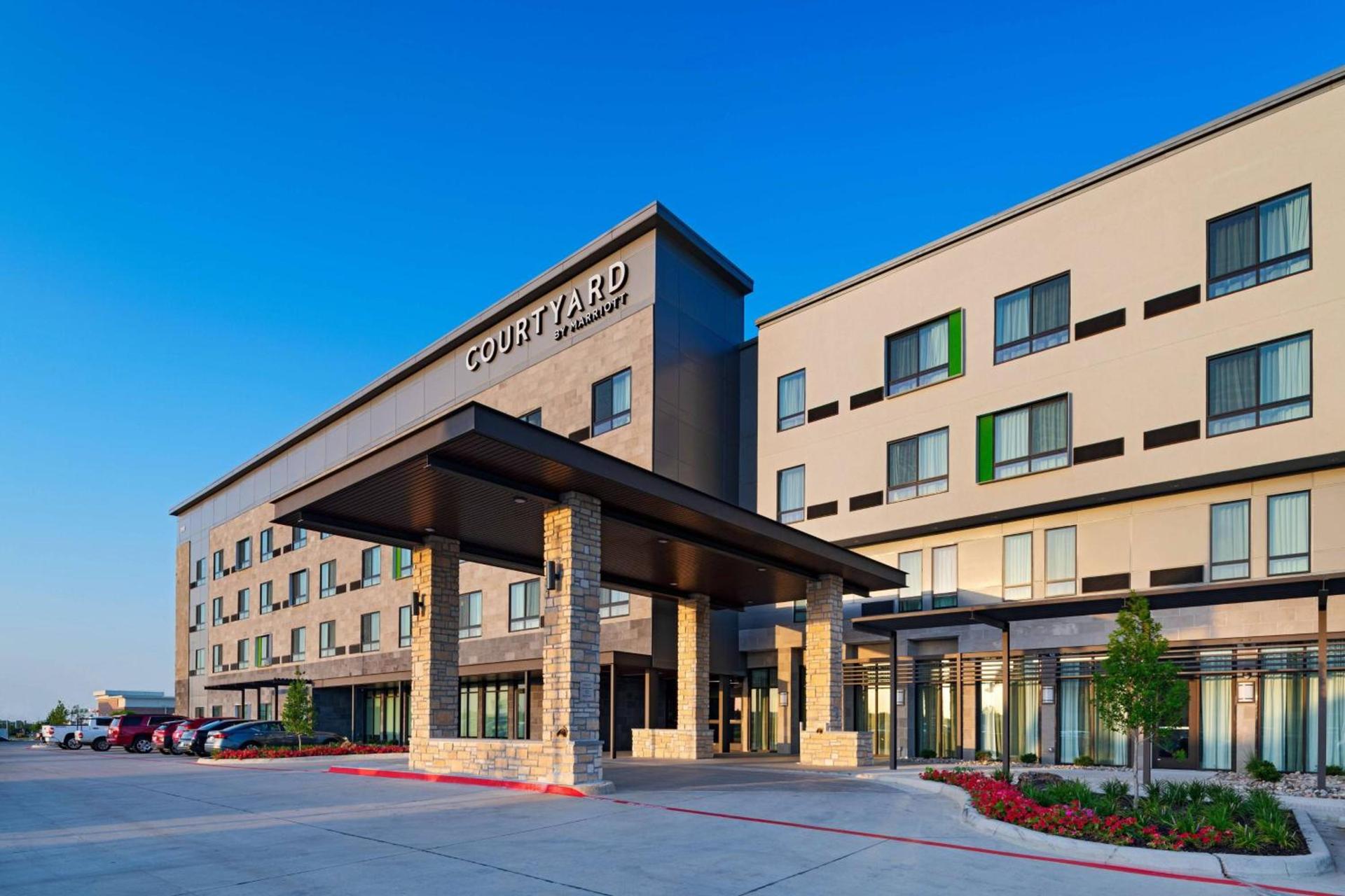 Courtyard Dallas Grand Prairie — hotel in Grand Prairie