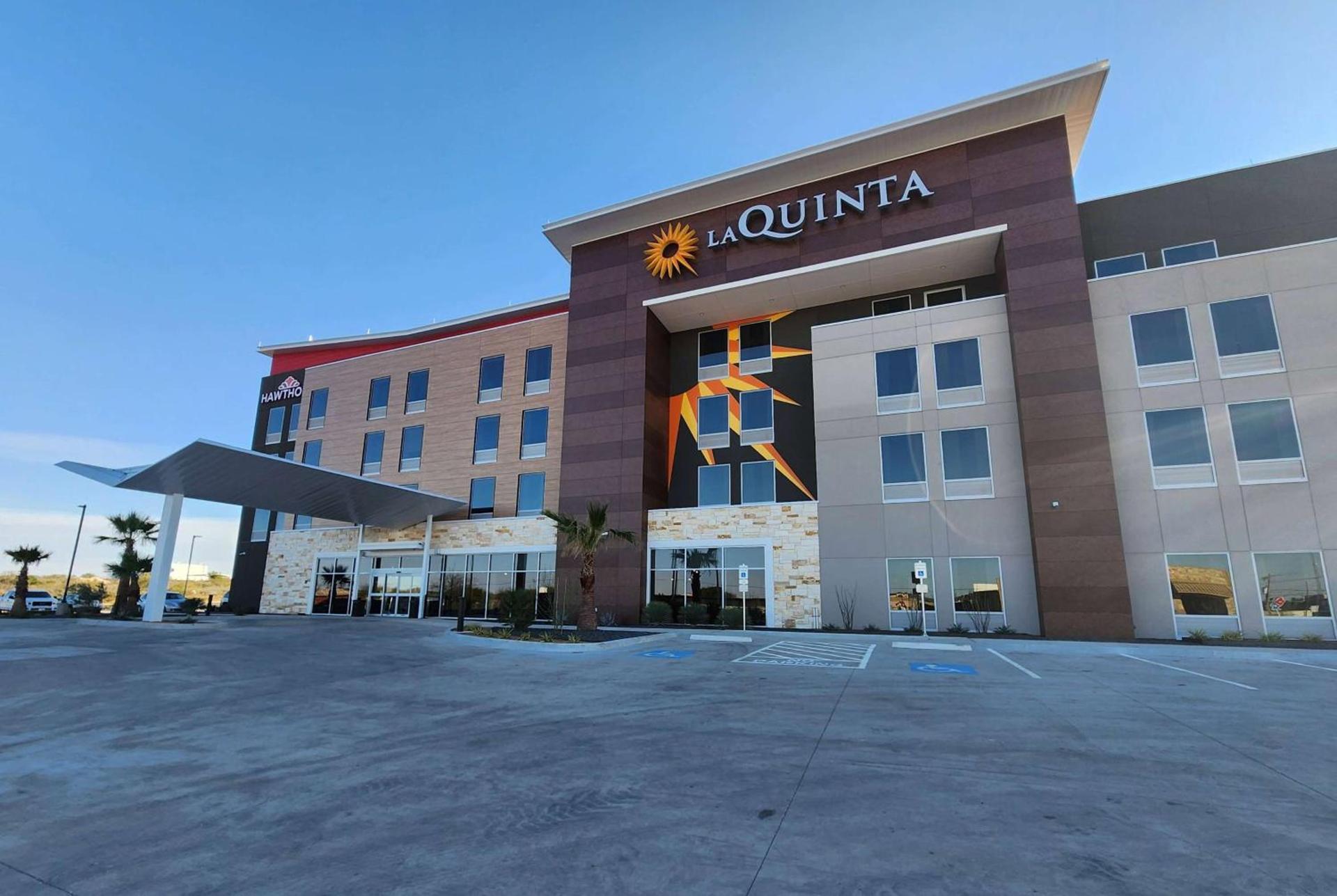 La Quinta Inn & Suites by Wyndham Del Rio — hotel in Del Rio