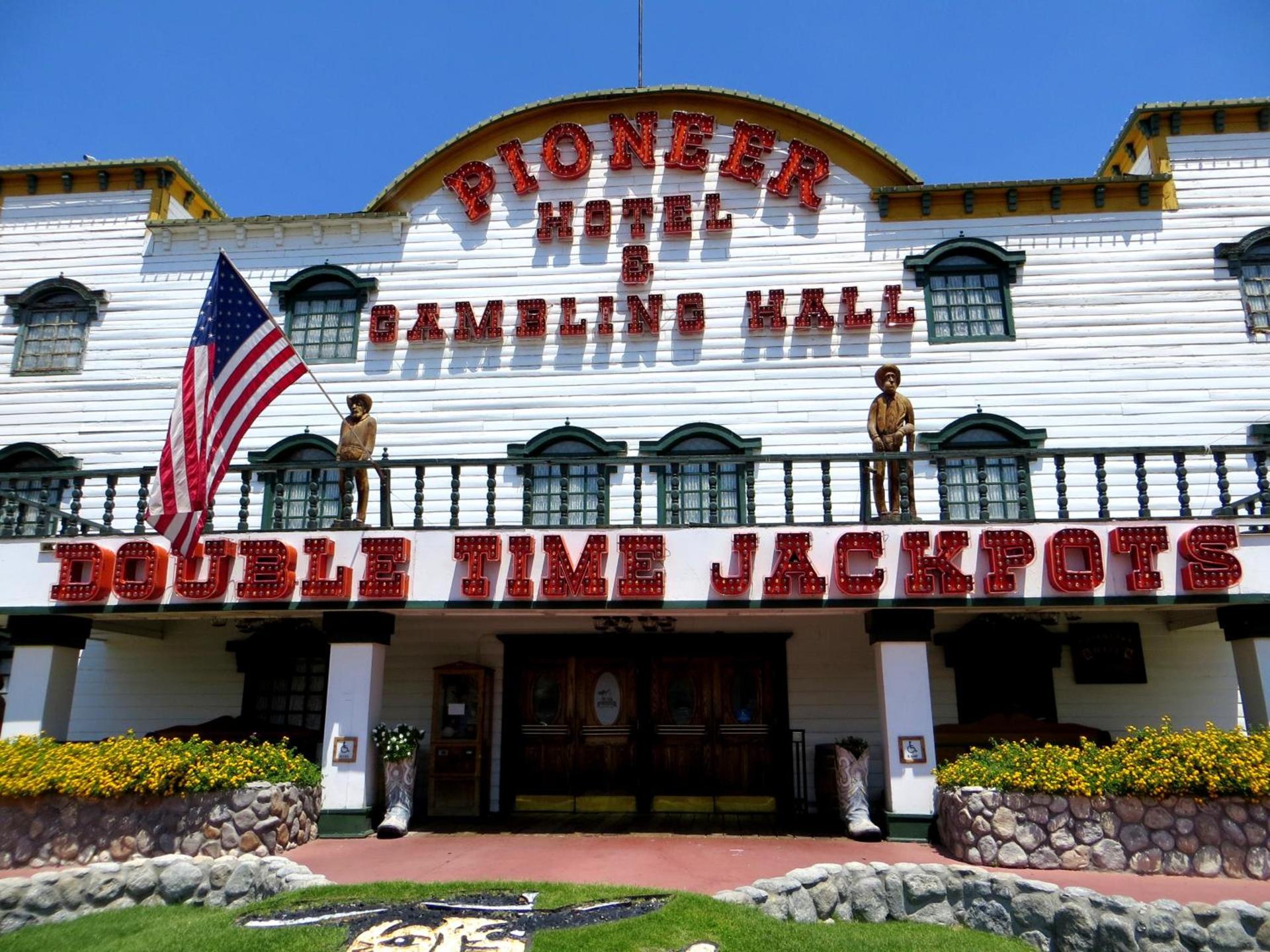 The New Pioneer — hotel in Laughlin