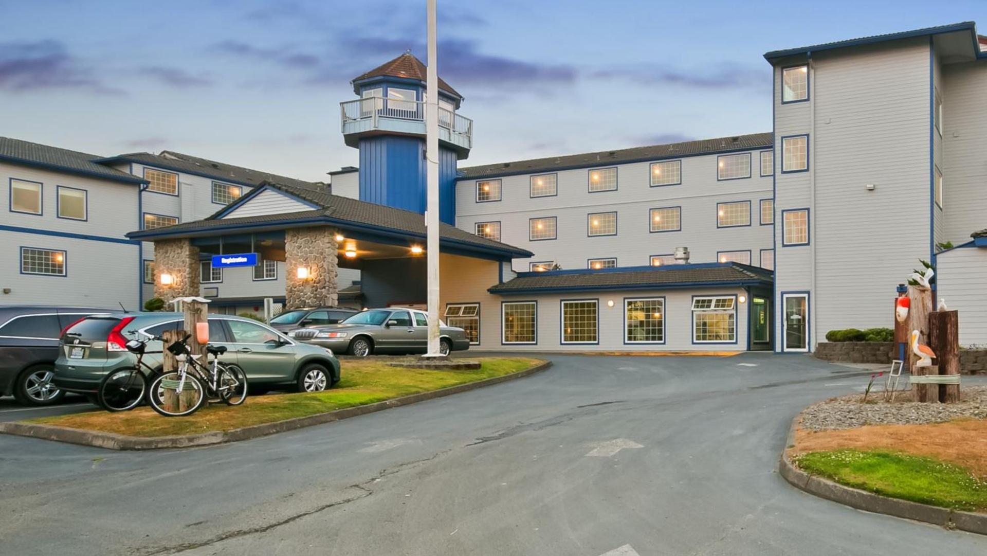 Lighthouse Suites Inn — hotel in Ocean Shores