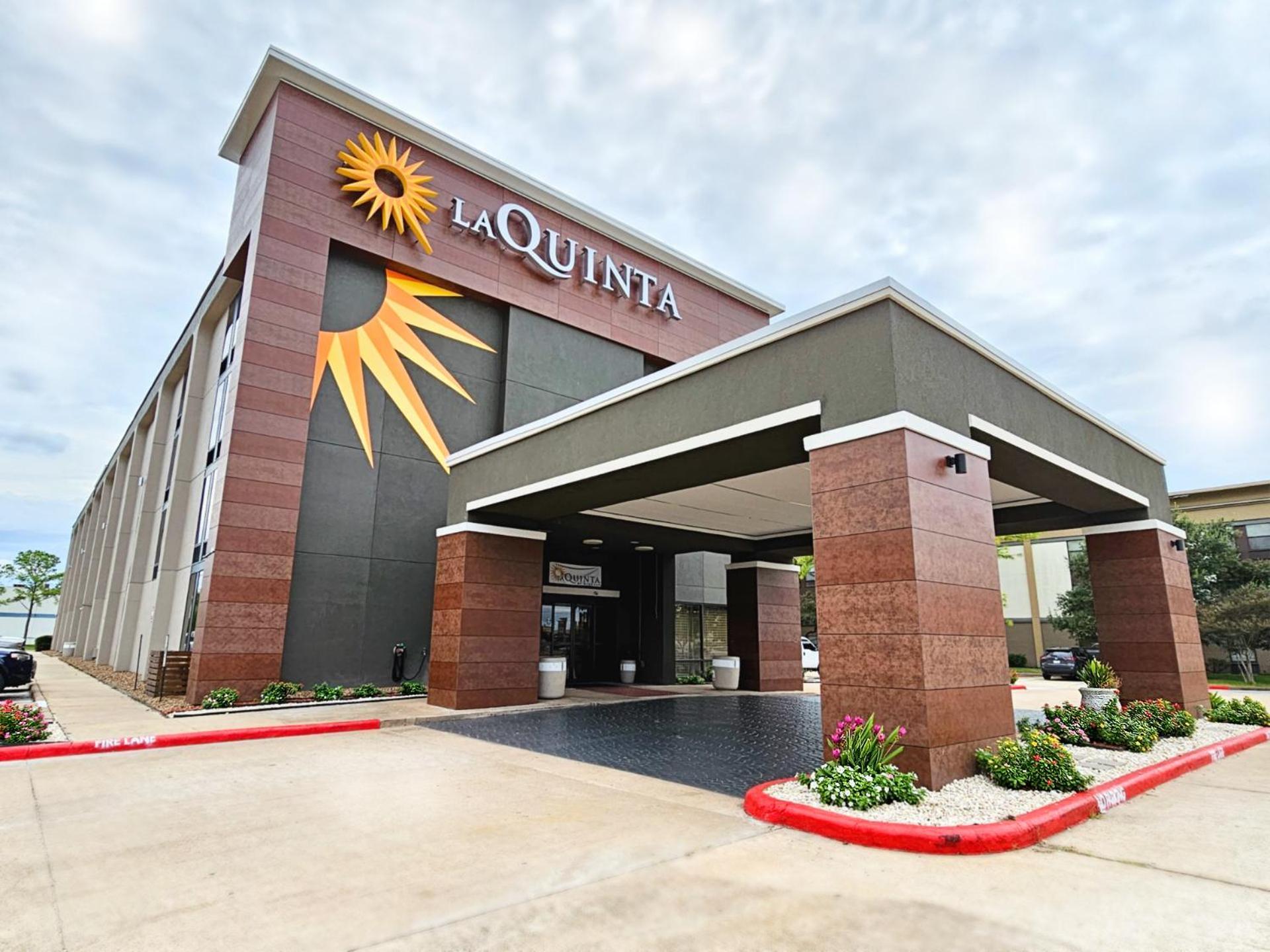 La Quinta by Wyndham Houston Stafford Sugarland — hotel in Stafford