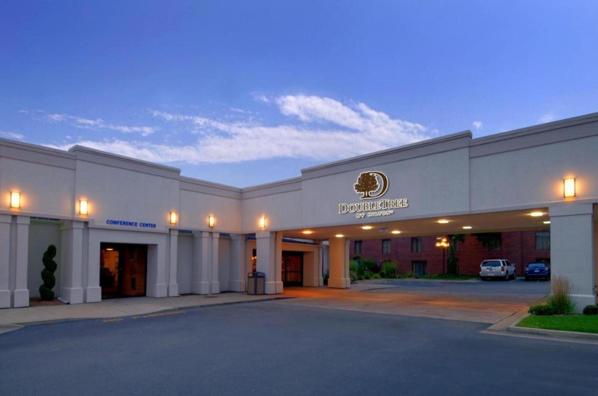 DoubleTree by Hilton Hotel Grand Rapids Airport — hotel in Grand Rapids