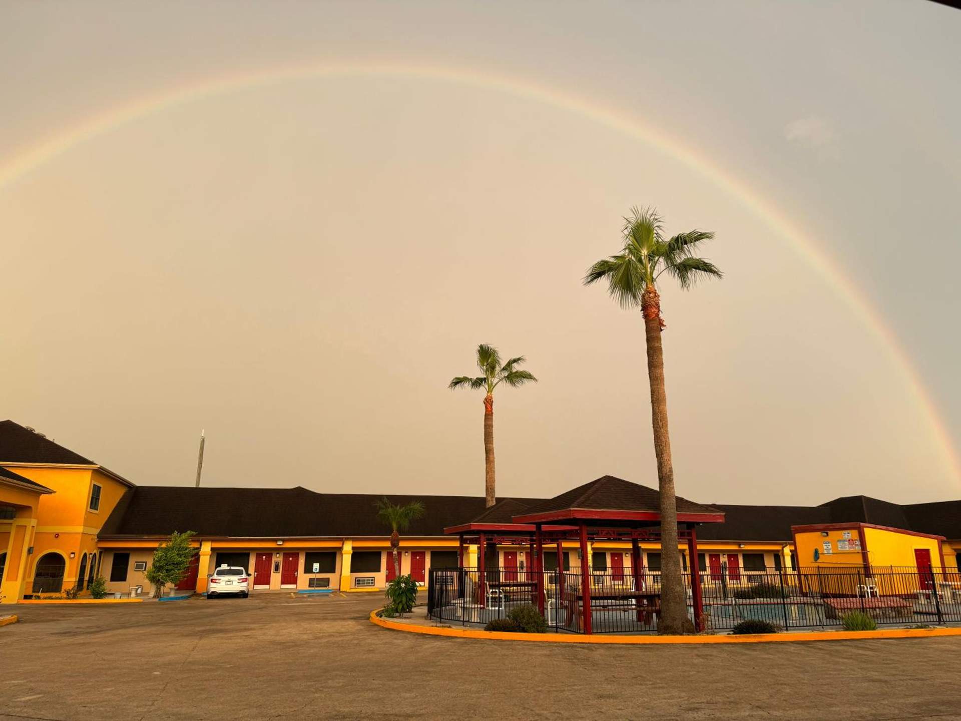 Los Fresnos Inn and Suites