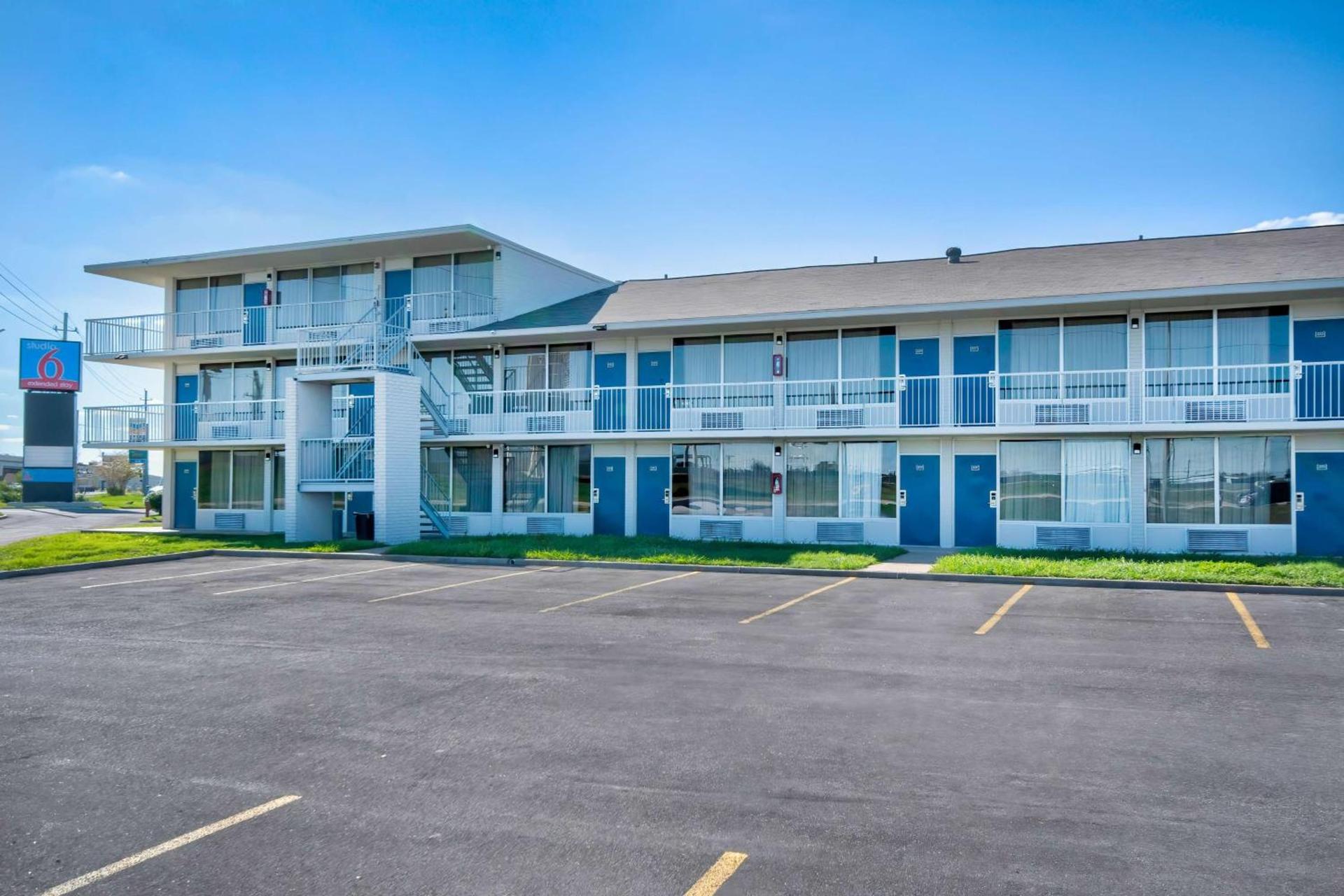 Studio 6 Rosenberg TX — hotel in Rosenberg