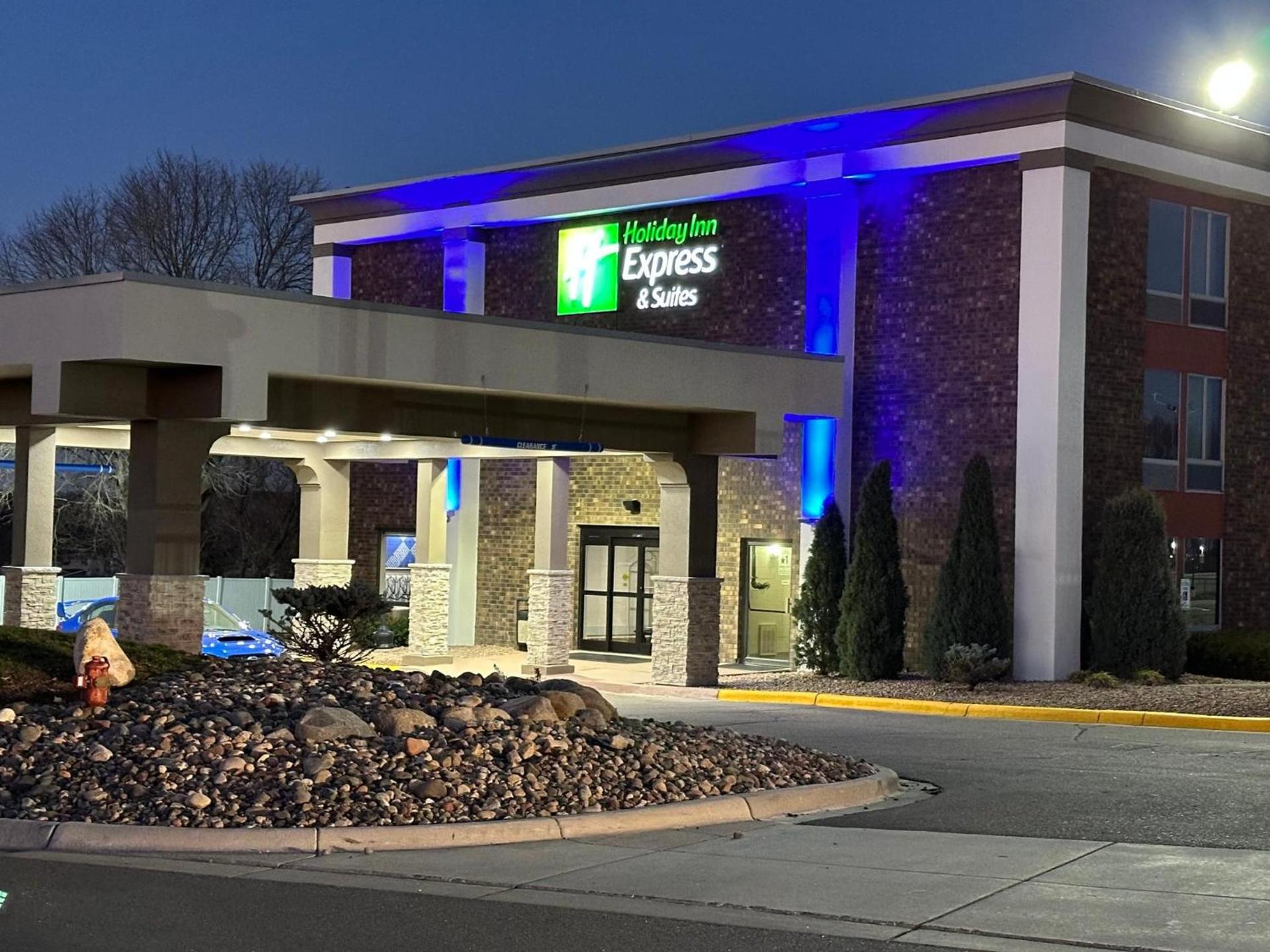 Holiday Inn Express & Suites Eden Prairie - Minneapolis by IHG — hotel in Eden Prairie