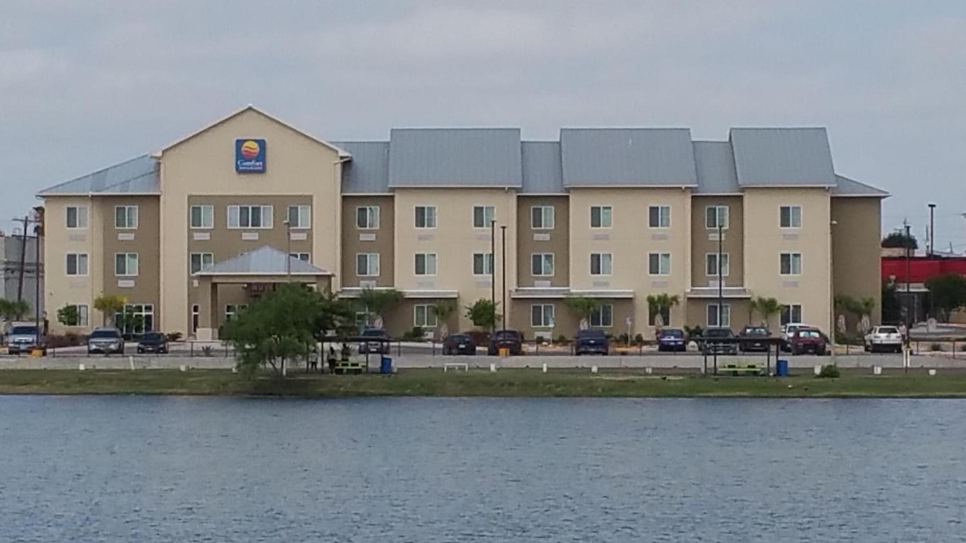 Comfort Inn & Suites Lakeside — hotel in Eagle Pass
