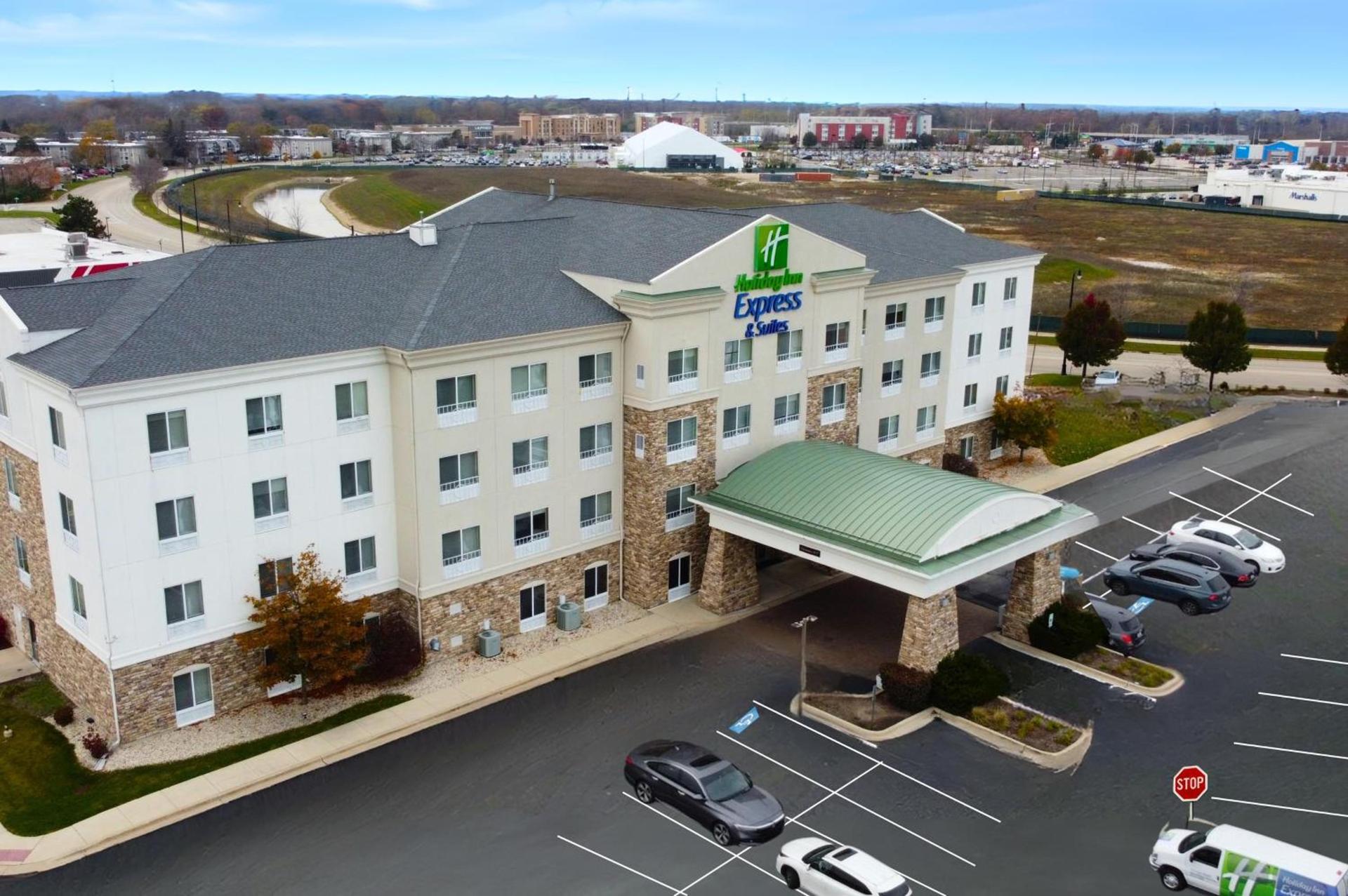 Holiday Inn Express Hotel & Suites Waukegan/Gurnee by IHG — hotel in Waukegan