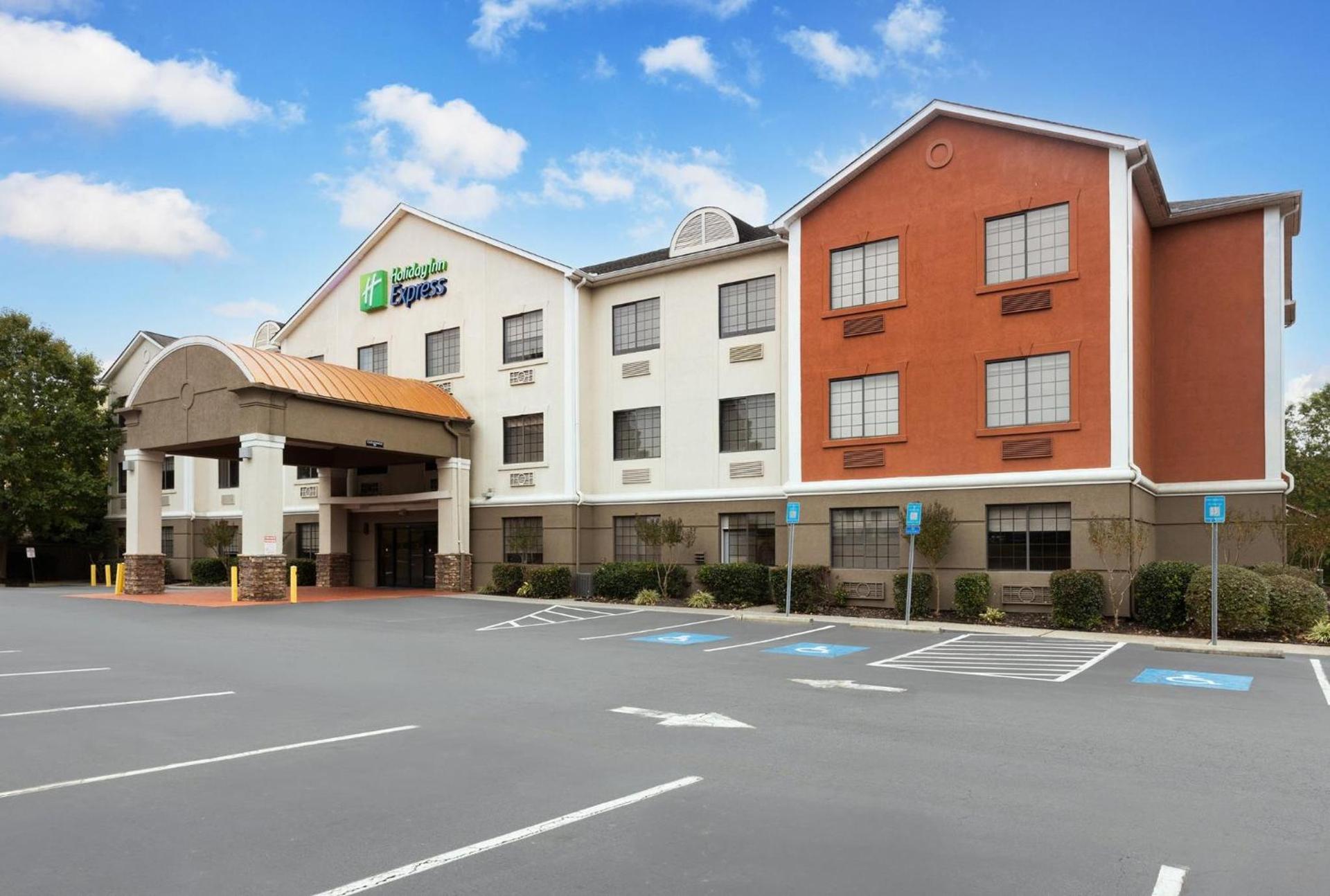 Holiday Inn Express & Suites Acworth - Kennesaw Northwest by IHG — hotel in Acworth