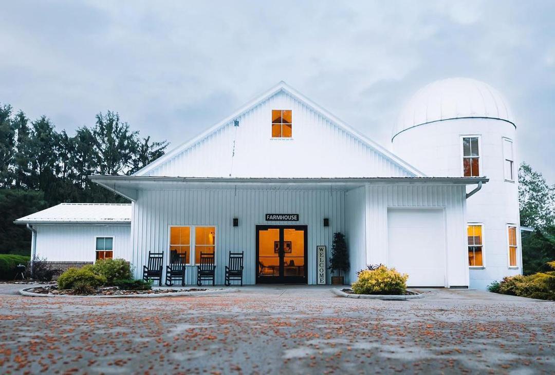 Farmhouse Suites by Amish Country Lodging — hotel in Millersburg