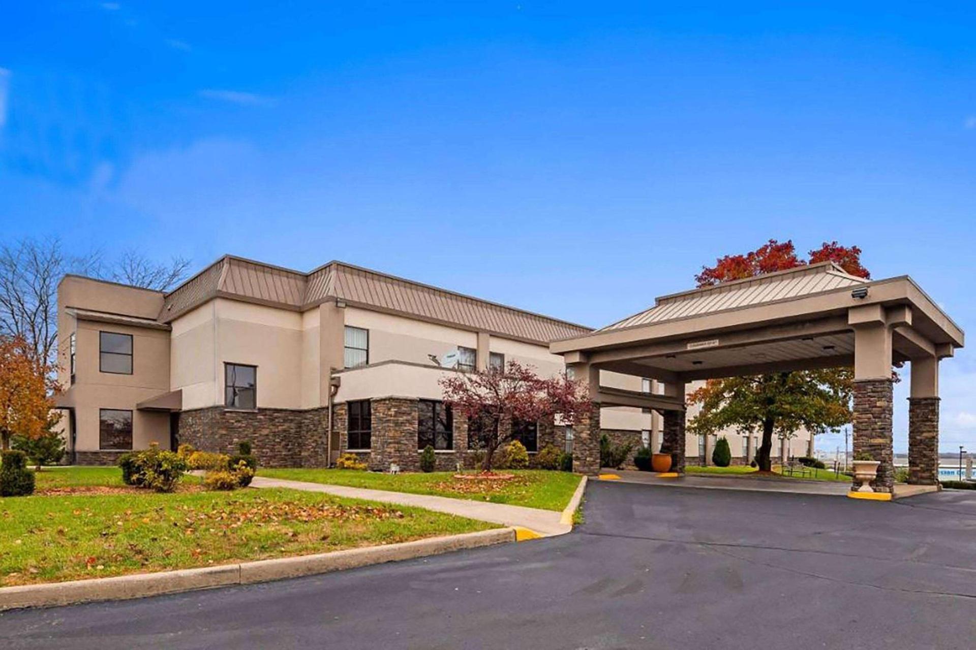 Baymont By Wyndham Monroe Ohio — hotel in Monroe