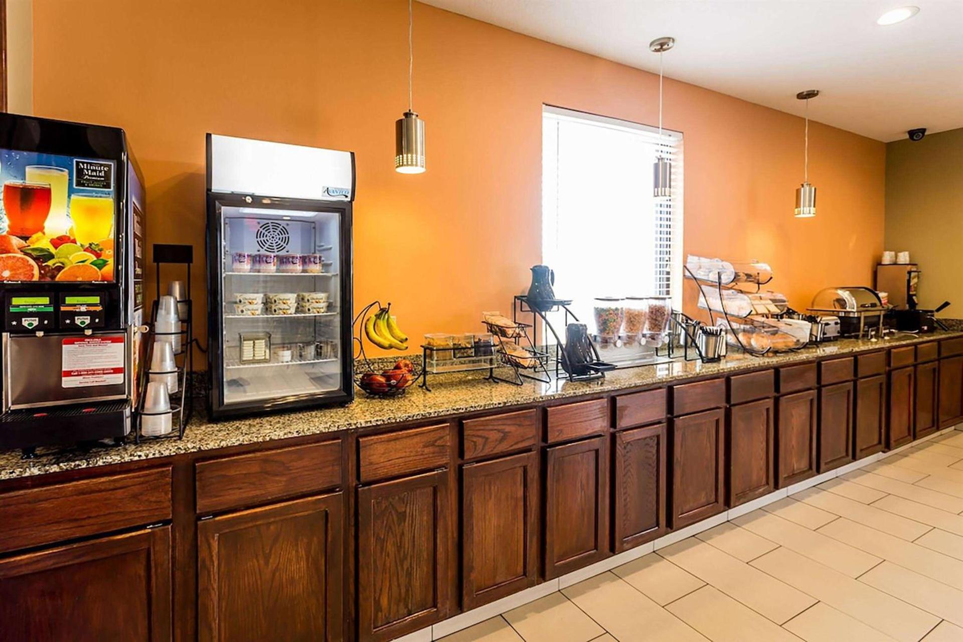 Days Inn by Wyndham Round Rock — hotel in Round Rock