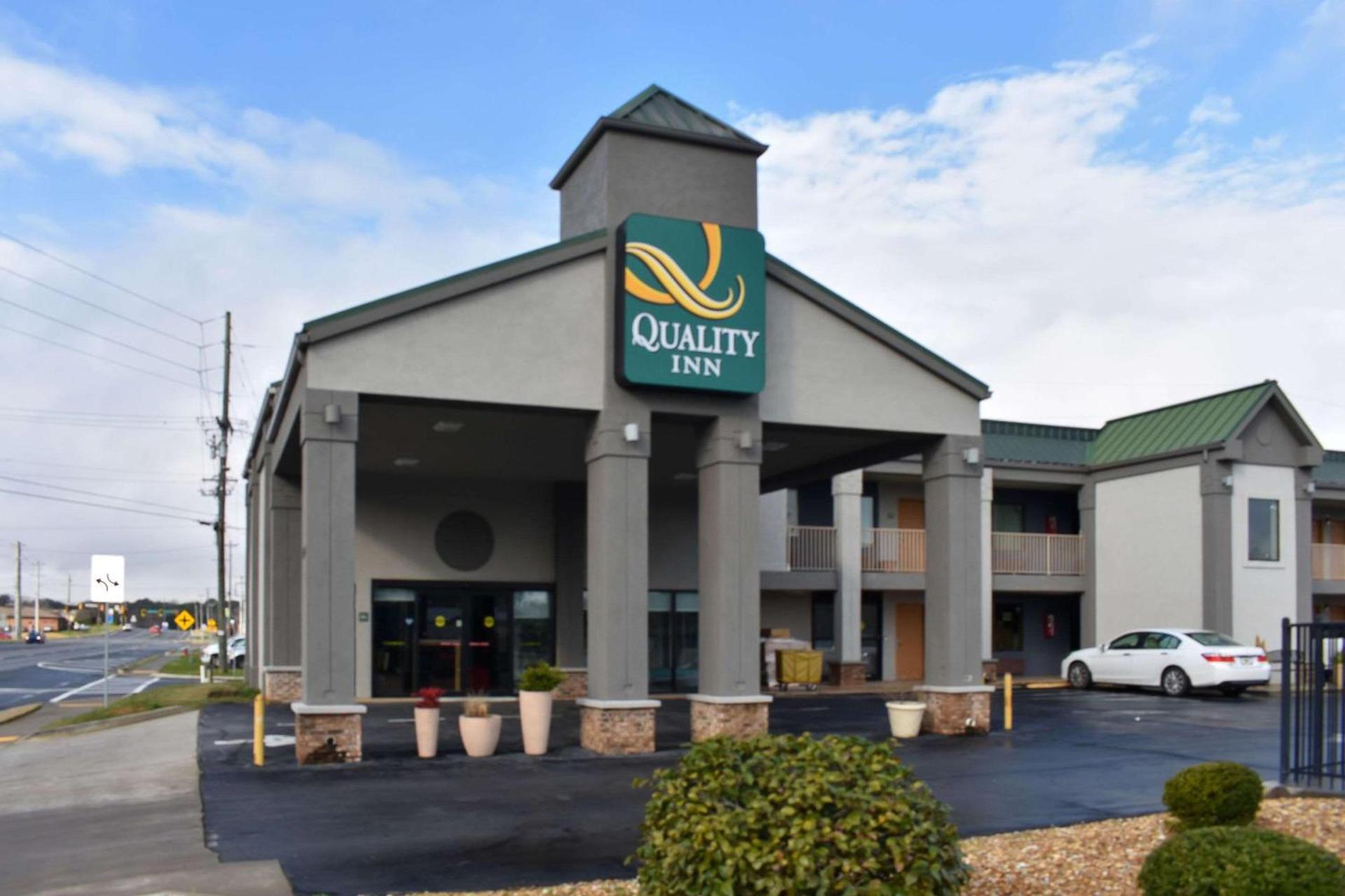 Quality Inn Calhoun North I-75 — hotel in Calhoun