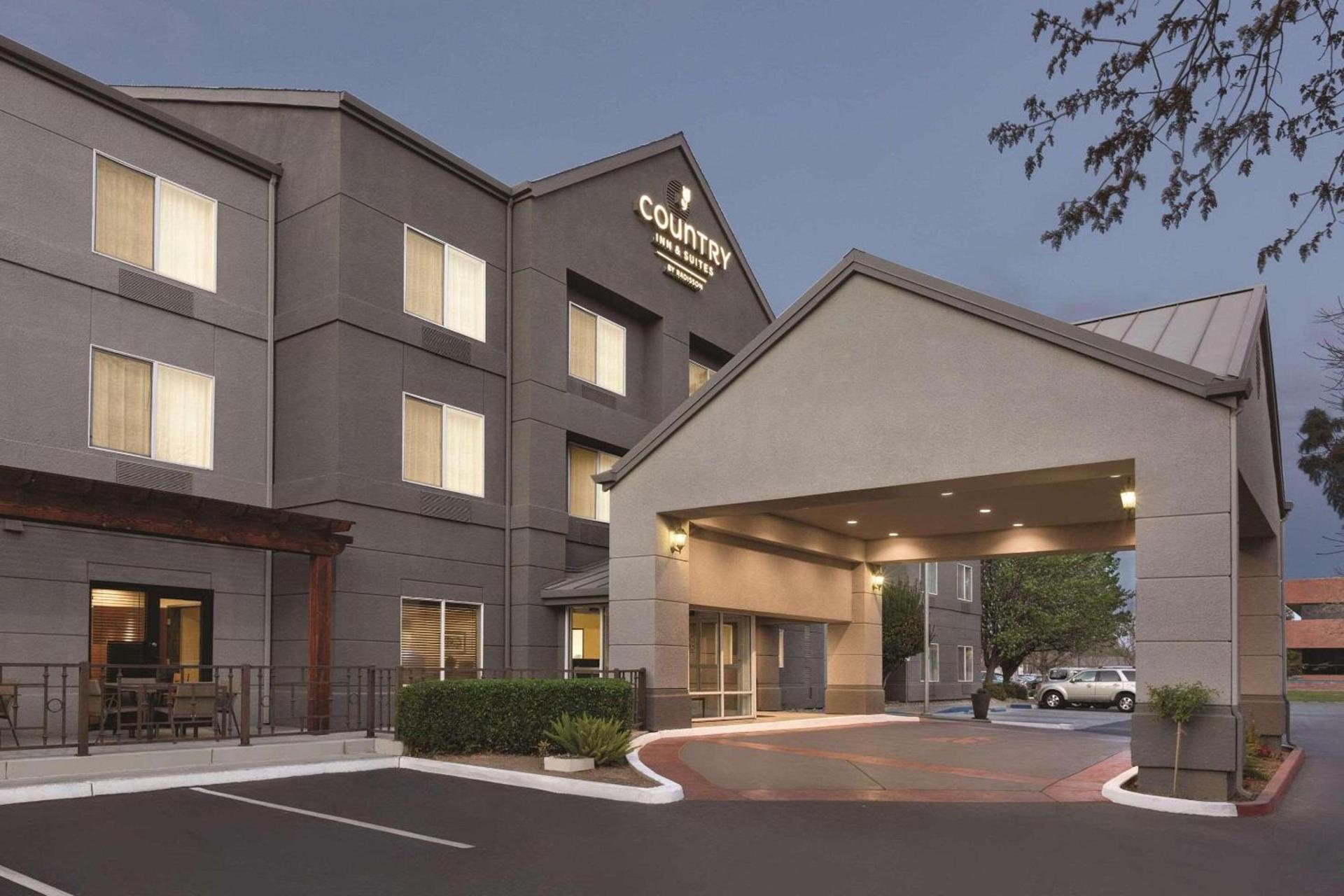 Country Inn & Suites by Radisson, Fresno North, CA — hotel in Fresno