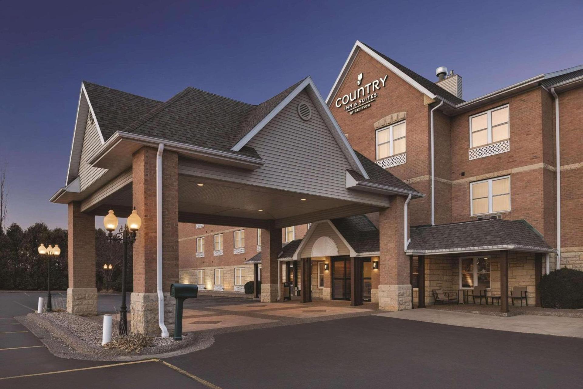 Country Inn & Suites by Radisson, Galena, IL — hotel in Galena