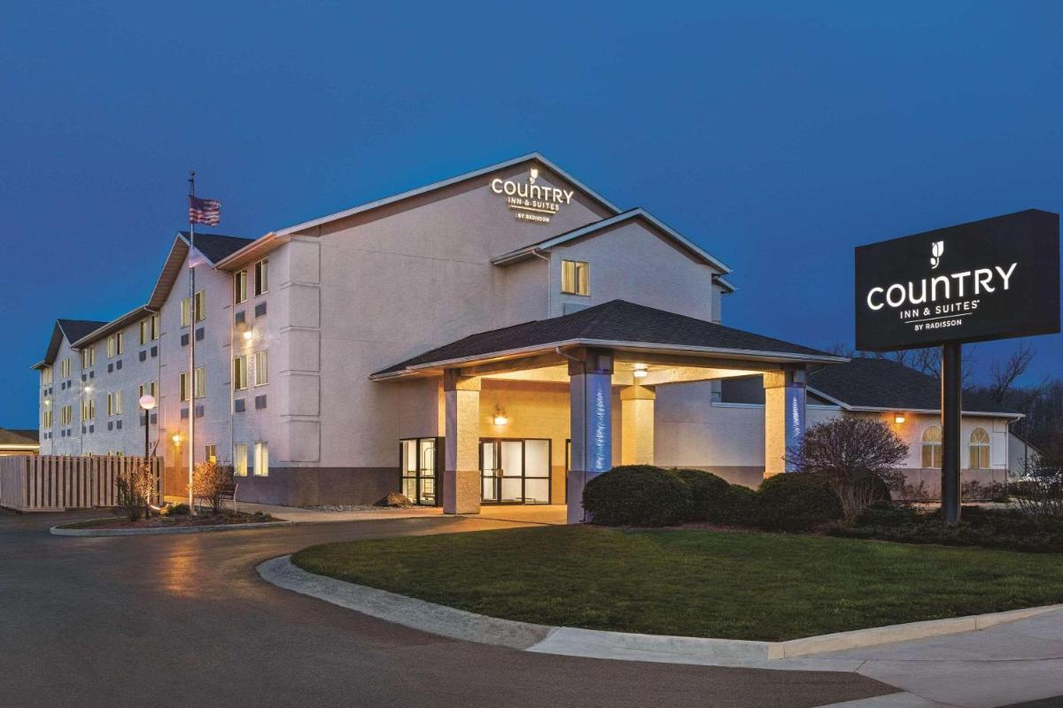 Country Inn & Suites by Radisson, Auburn, IN — hotel in Auburn