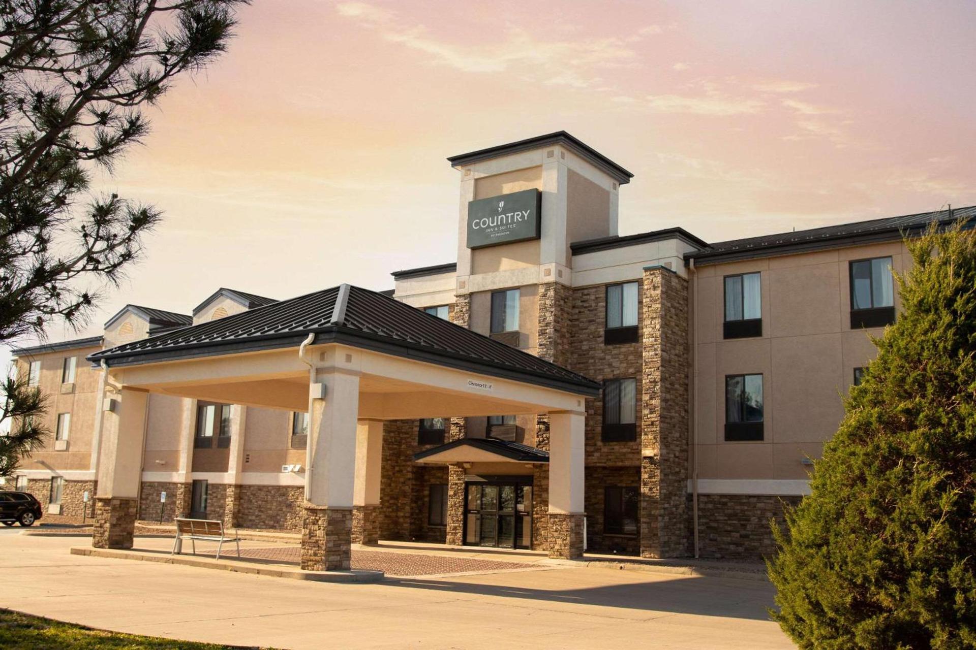 Country Inn & Suites by Radisson, Garden City, KS — hotel in Garden City
