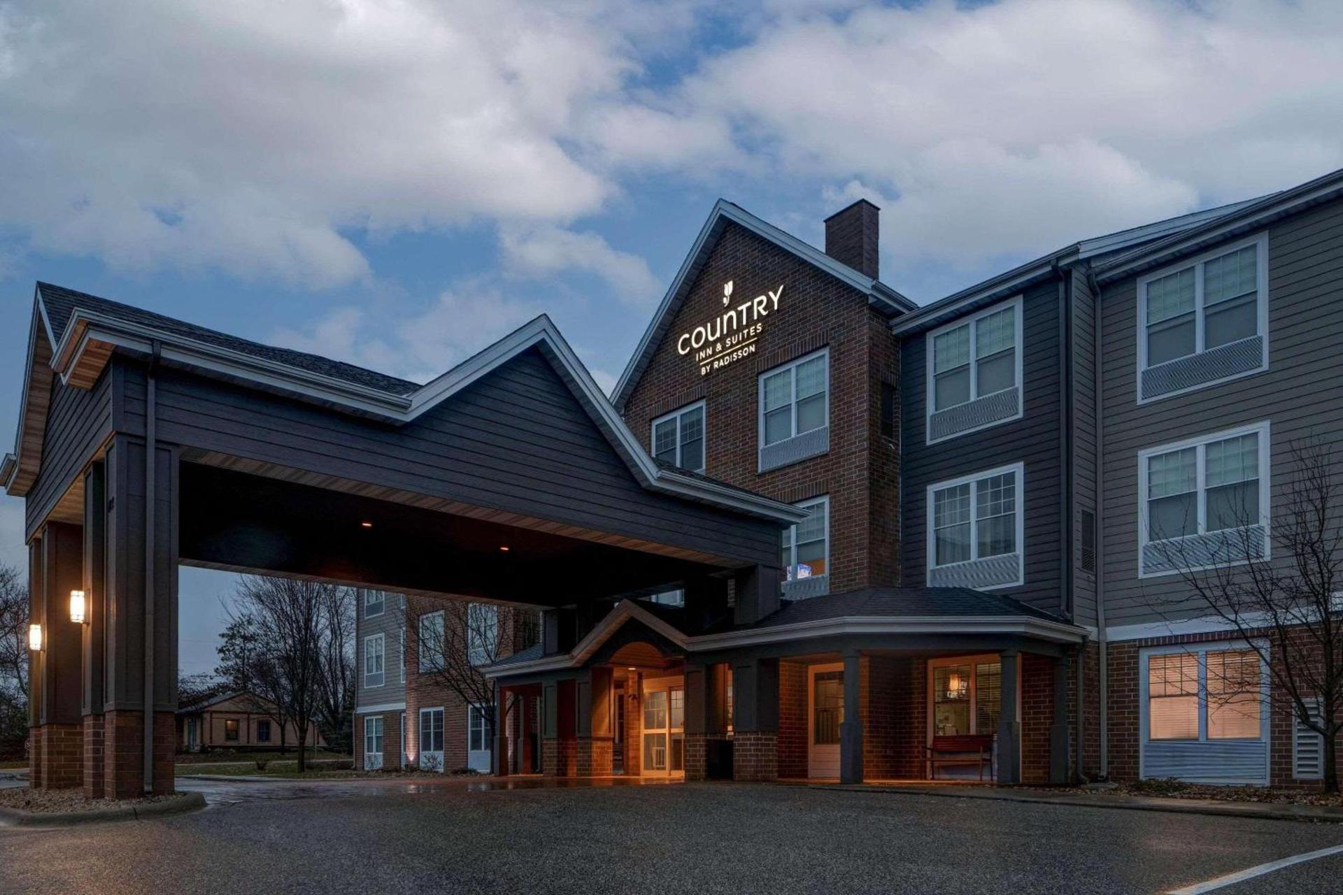 Country Inn & Suites by Radisson, Red Wing, MN — hotel in Red Wing
