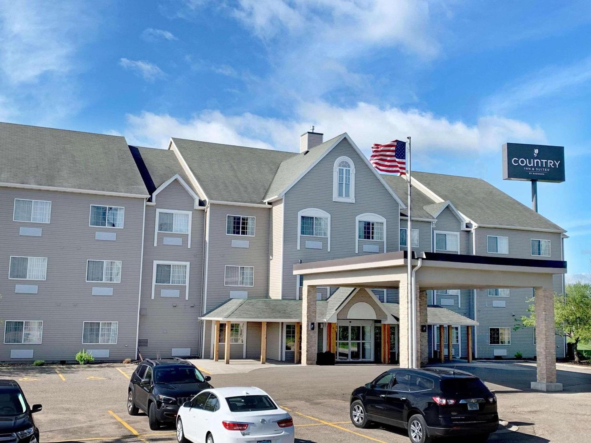 Country Inn & Suites by Radisson, Owatonna, MN — hotel in Owatonna
