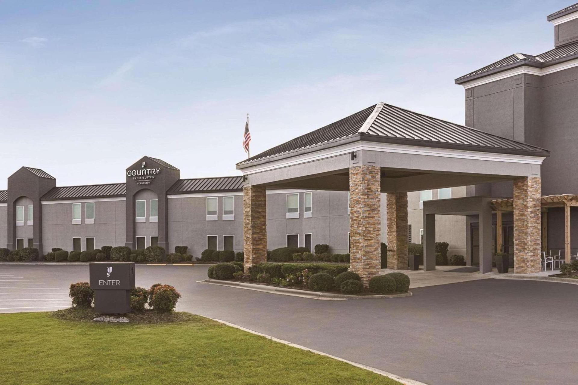 Country Inn & Suites by Radisson, Dunn I-95 — hotel in Dunn