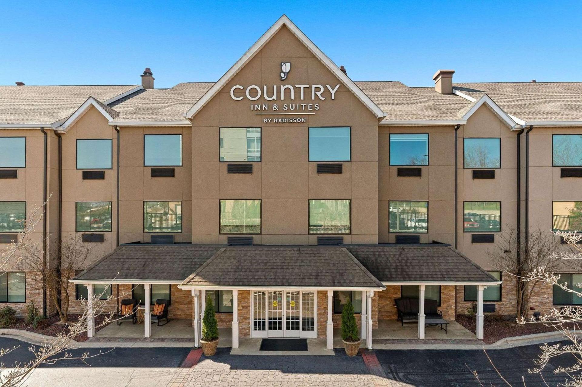 Country Inn & Suites by Radisson, Asheville - Outlet Mall — hotel in Asheville