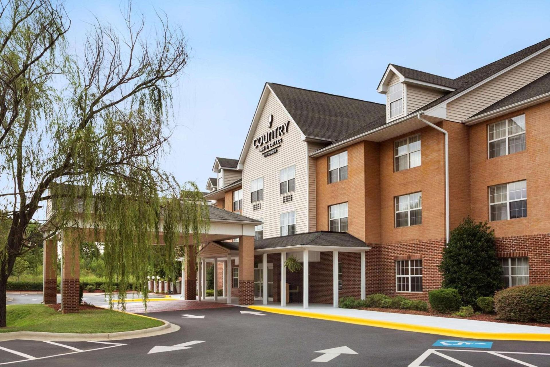 Country Inn & Suites by Radisson, Charlotte University Place, NC — hotel in Charlotte
