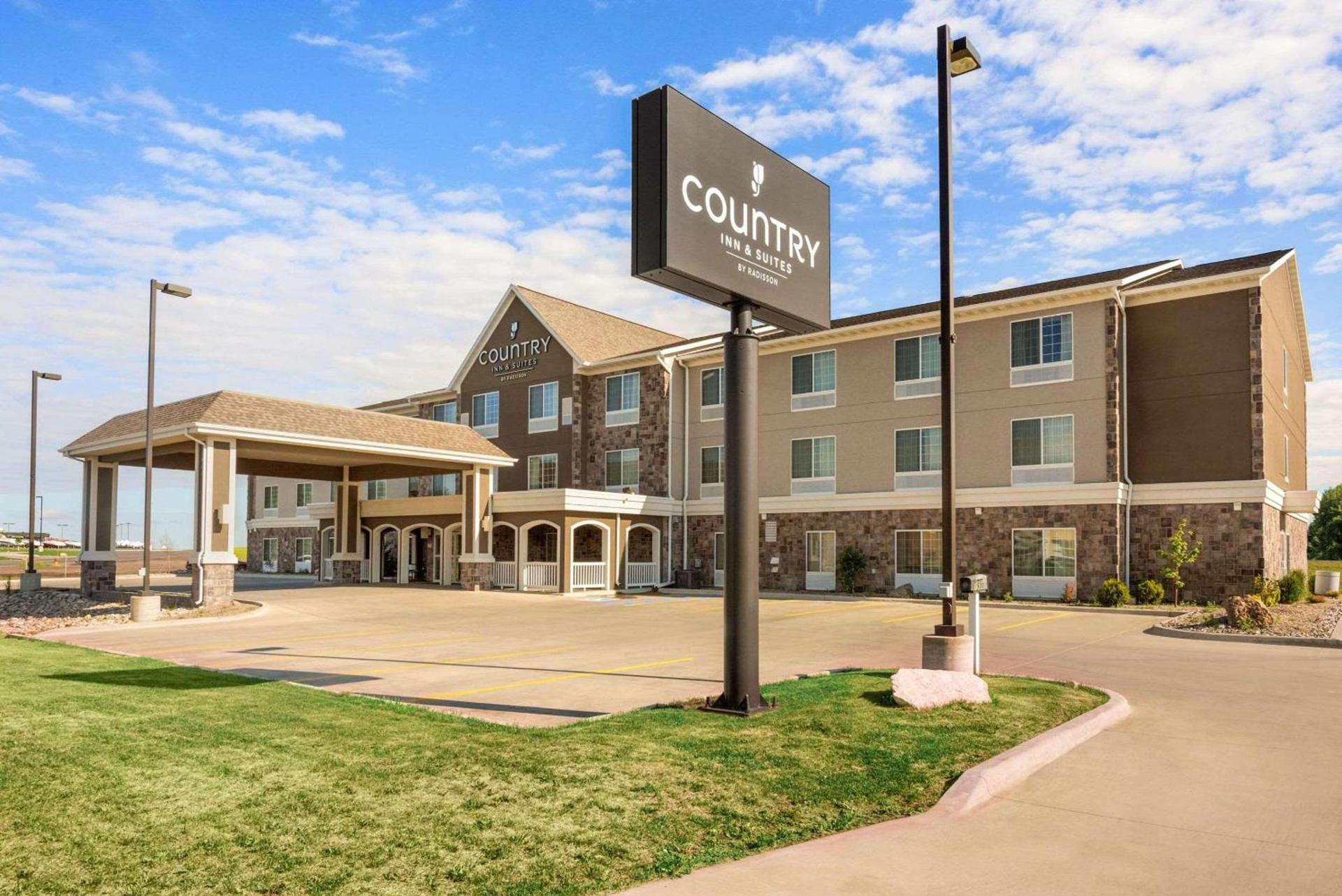 Country Inn & Suites by Radisson, Minot, ND — hotel in Minot