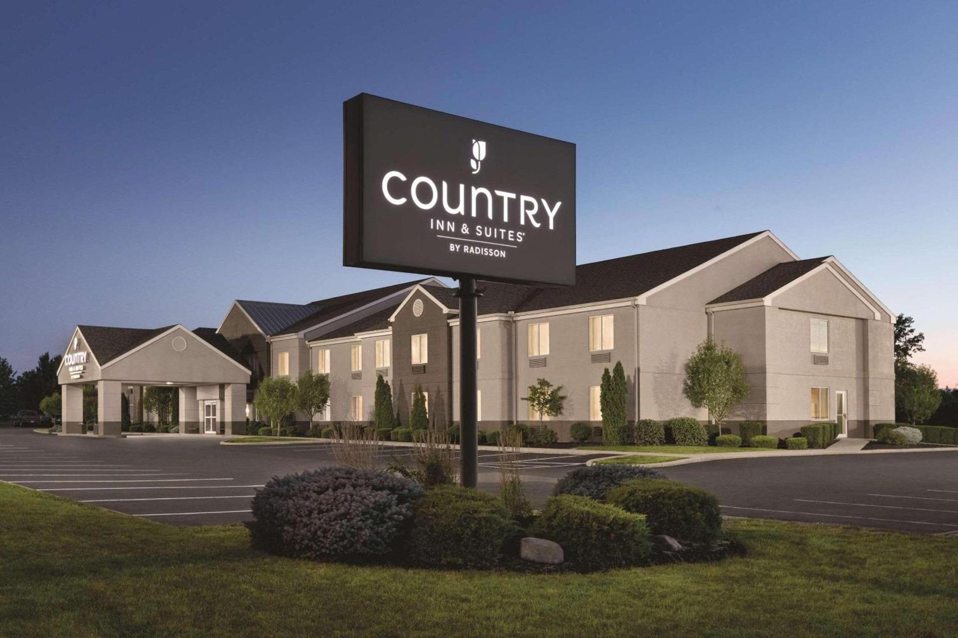 Country Inn & Suites by Radisson, Port Clinton, OH — hotel in Port Clinton