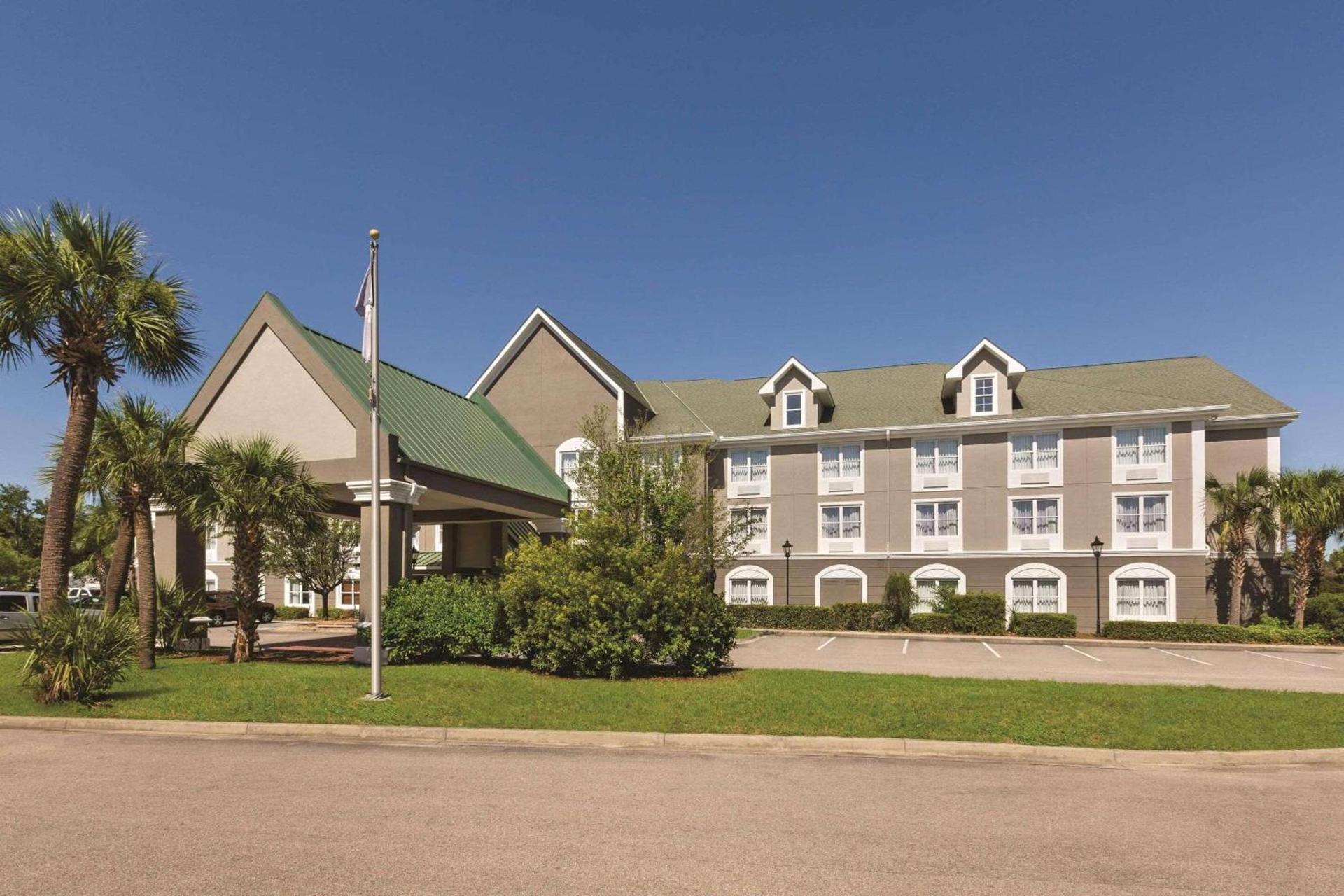 Country Inn & Suites by Radisson, Beaufort West, SC — hotel in Beaufort