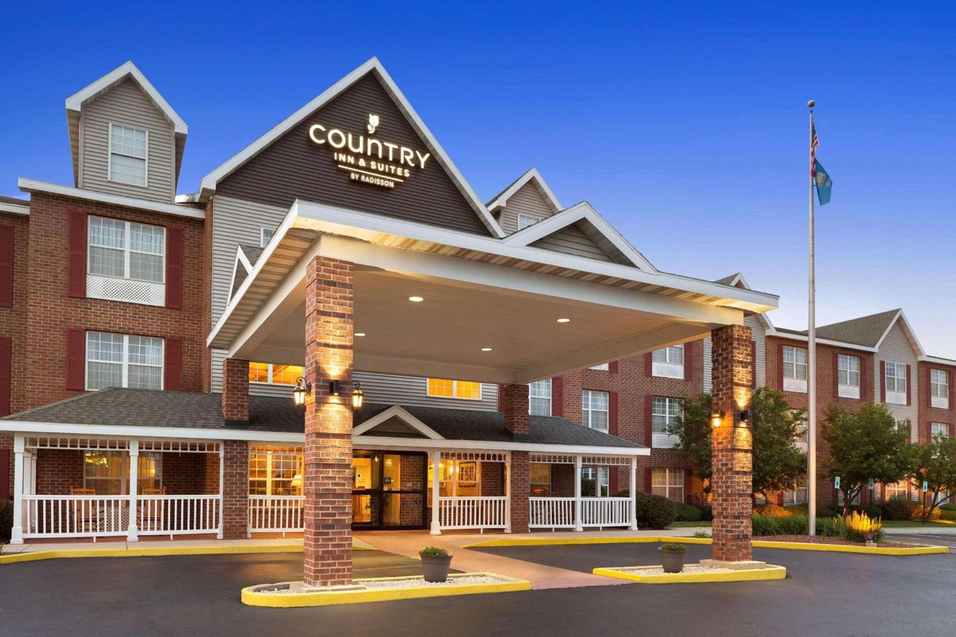 Country Inn & Suites by Radisson Kenosha - Pleasant Prairie — hotel in Kenosha