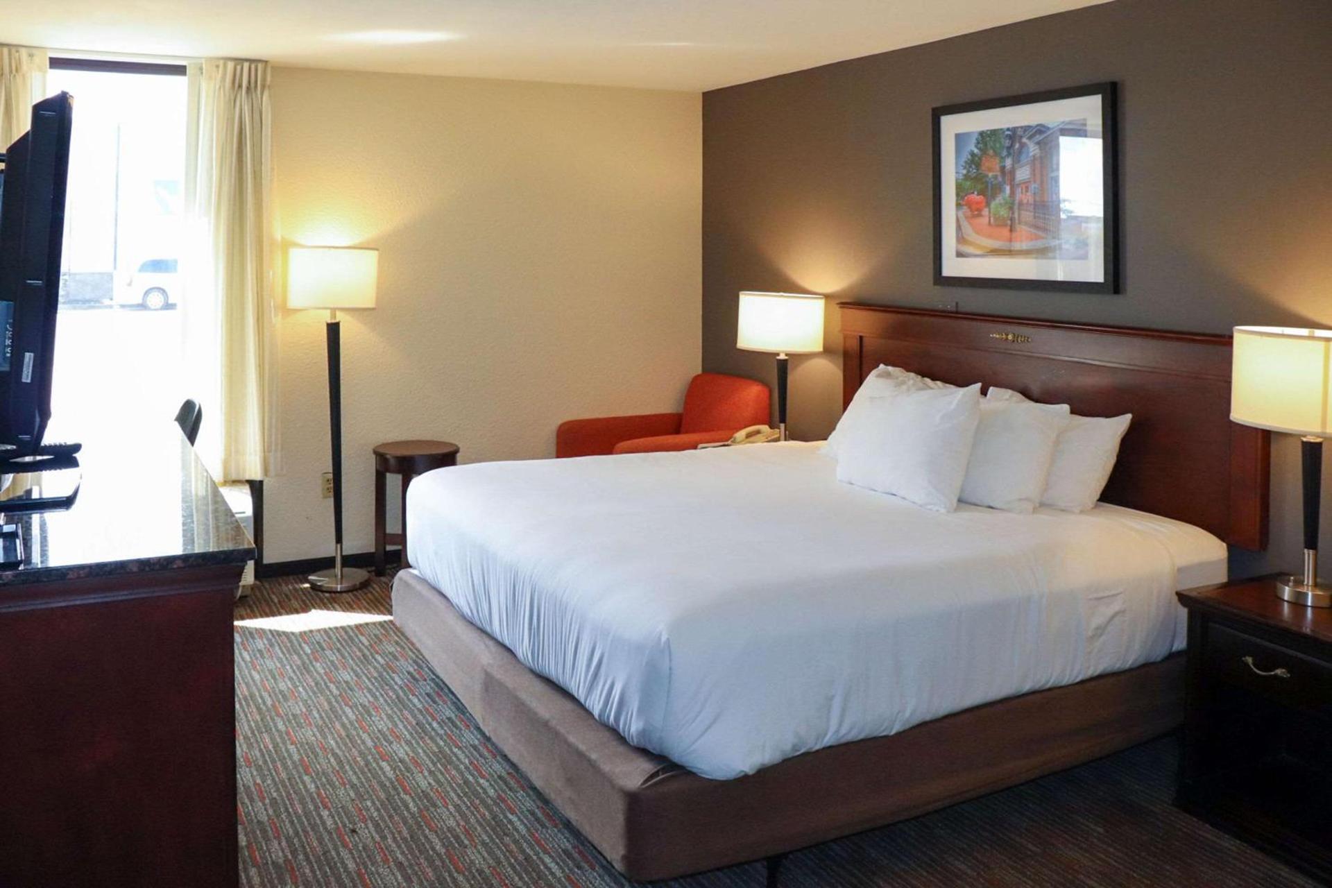 Mustang Inn — hotel in Paducah
