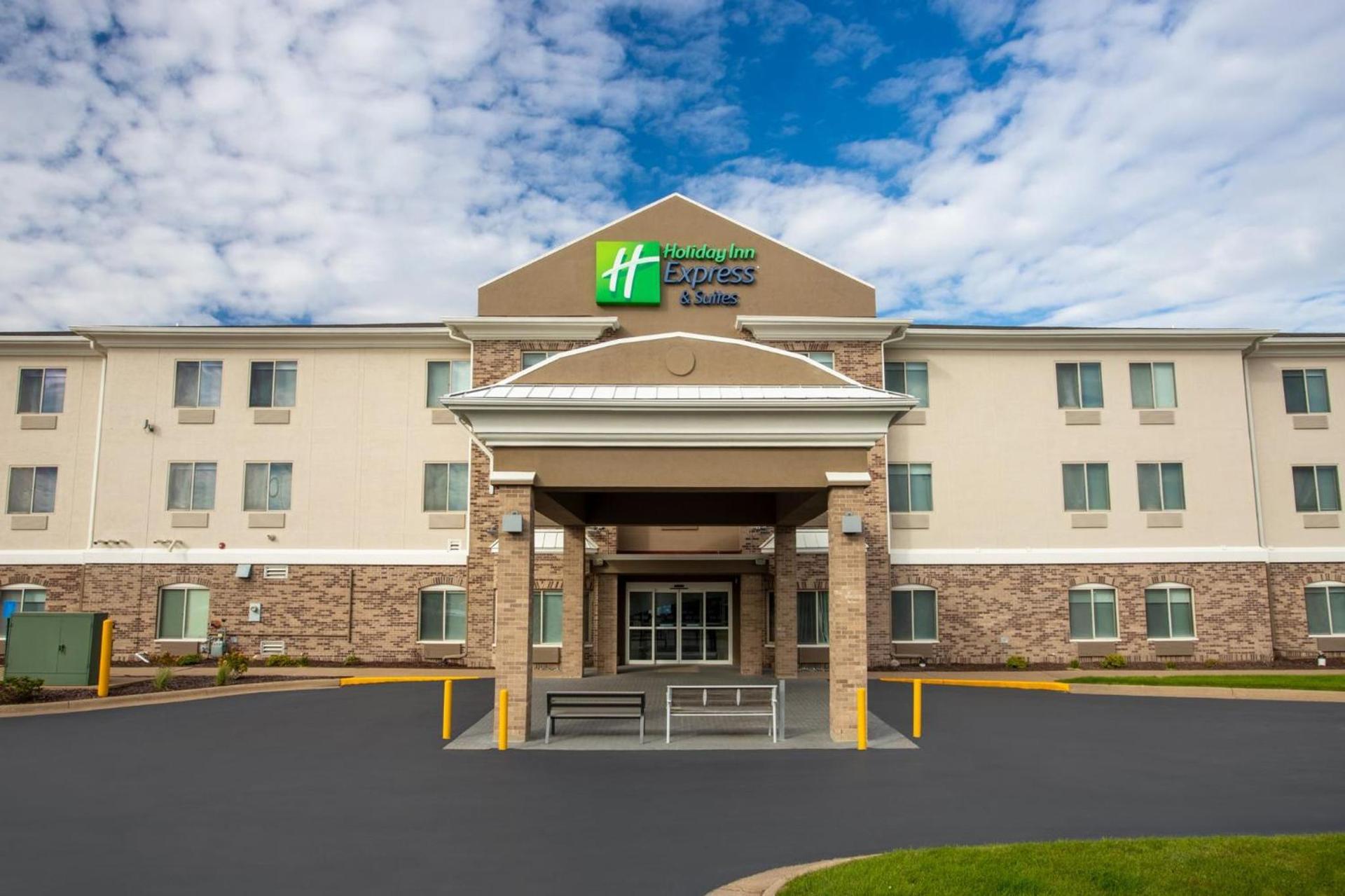 Holiday Inn Express & Suites Clinton by IHG — hotel in Clinton